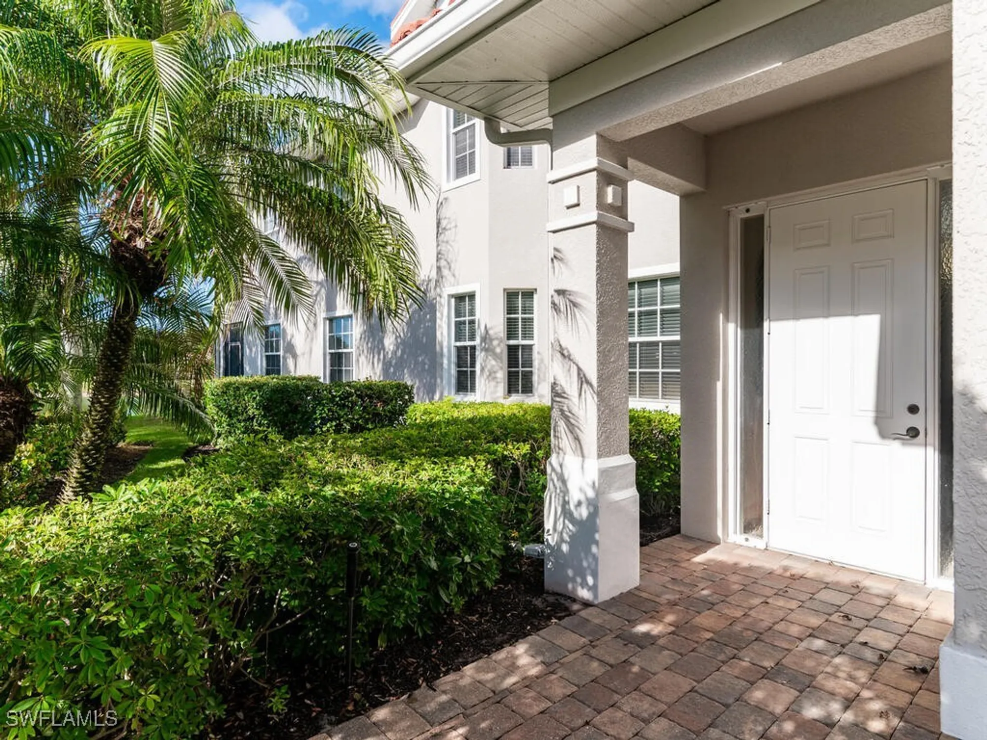 Property Slideshow image 5 of 50 | 7869 hawthorne dr 303, Naples, FL, 34113