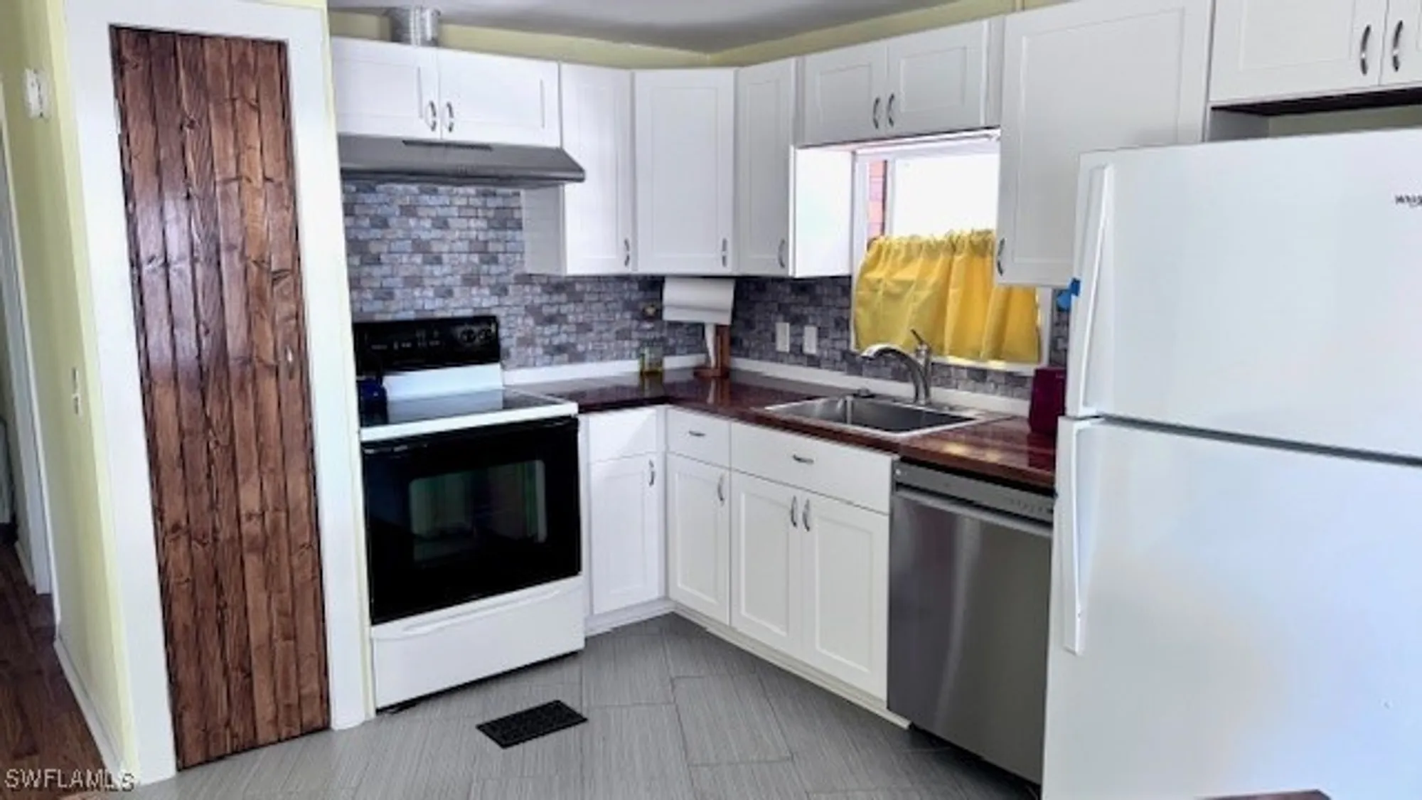 Property Slideshow image 13 of 36 | 5655 captain john smith loop, North Fort Myers, FL, 33917