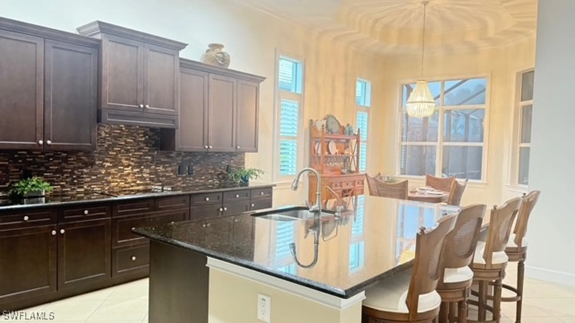 Property Slideshow image 11 of 42 | 5052 martinique dr, Naples, FL, 34113