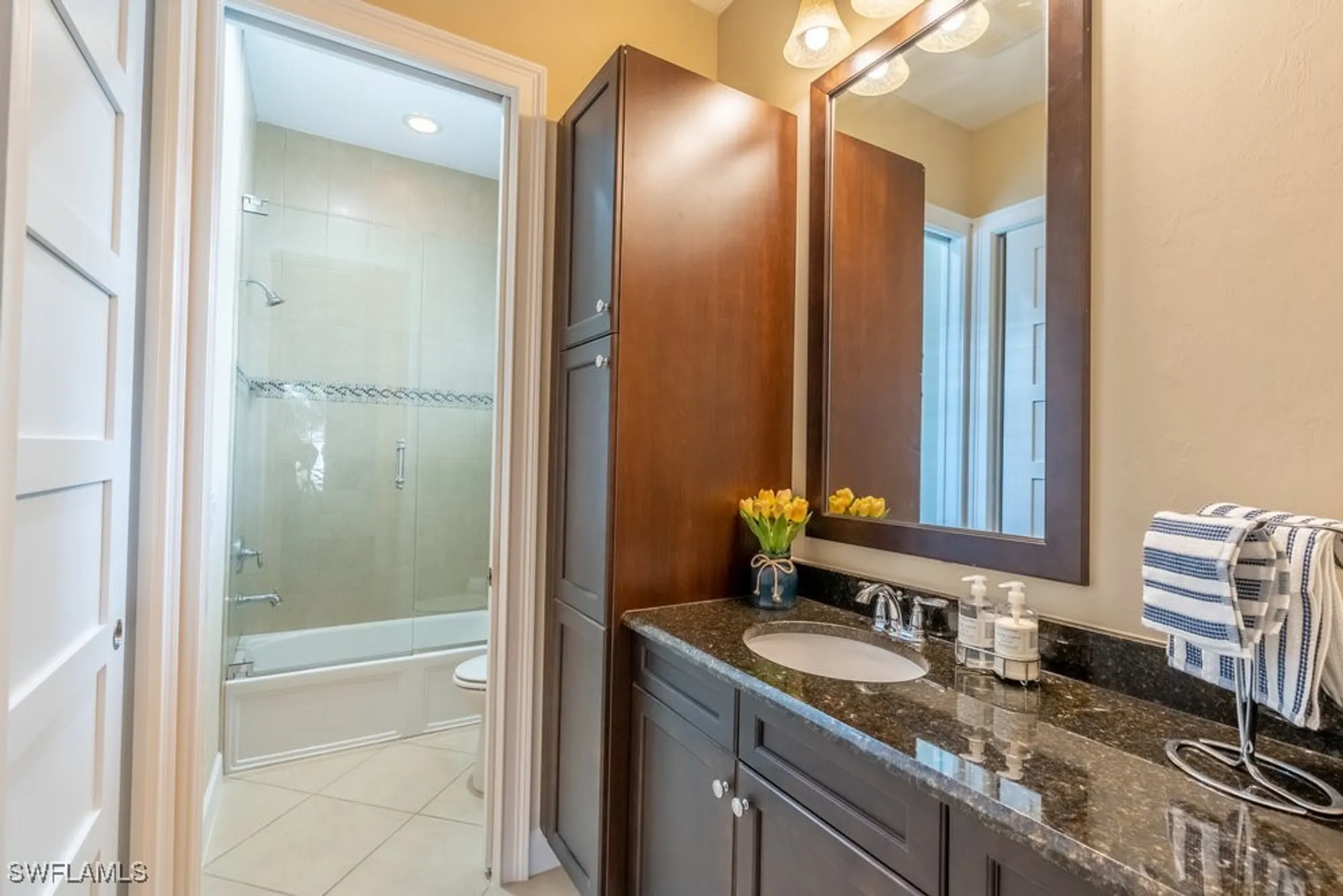 Property Slideshow image 12 of 42 | 5052 martinique dr, Naples, FL, 34113