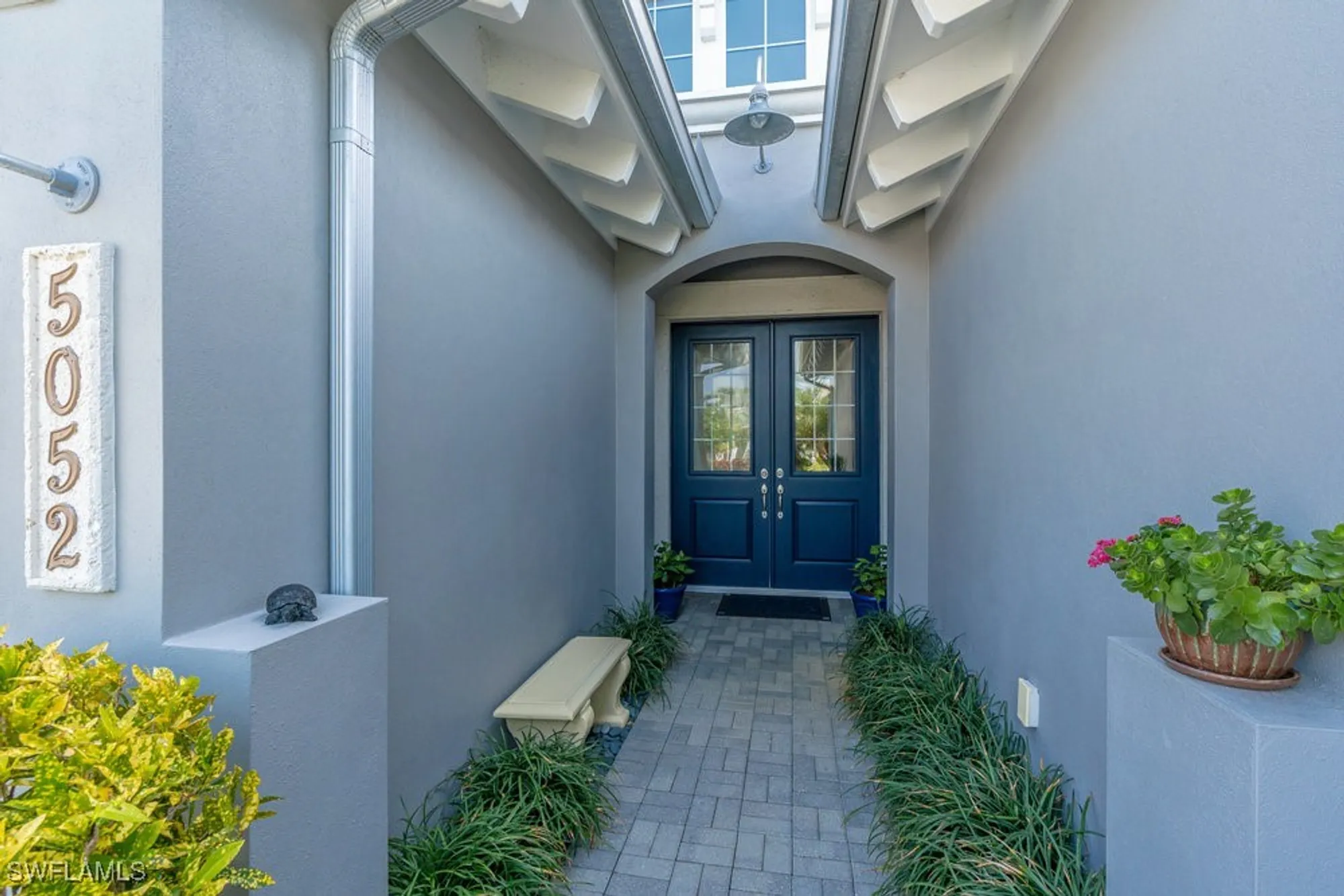 Property Slideshow image 28 of 42 | 5052 martinique dr, Naples, FL, 34113