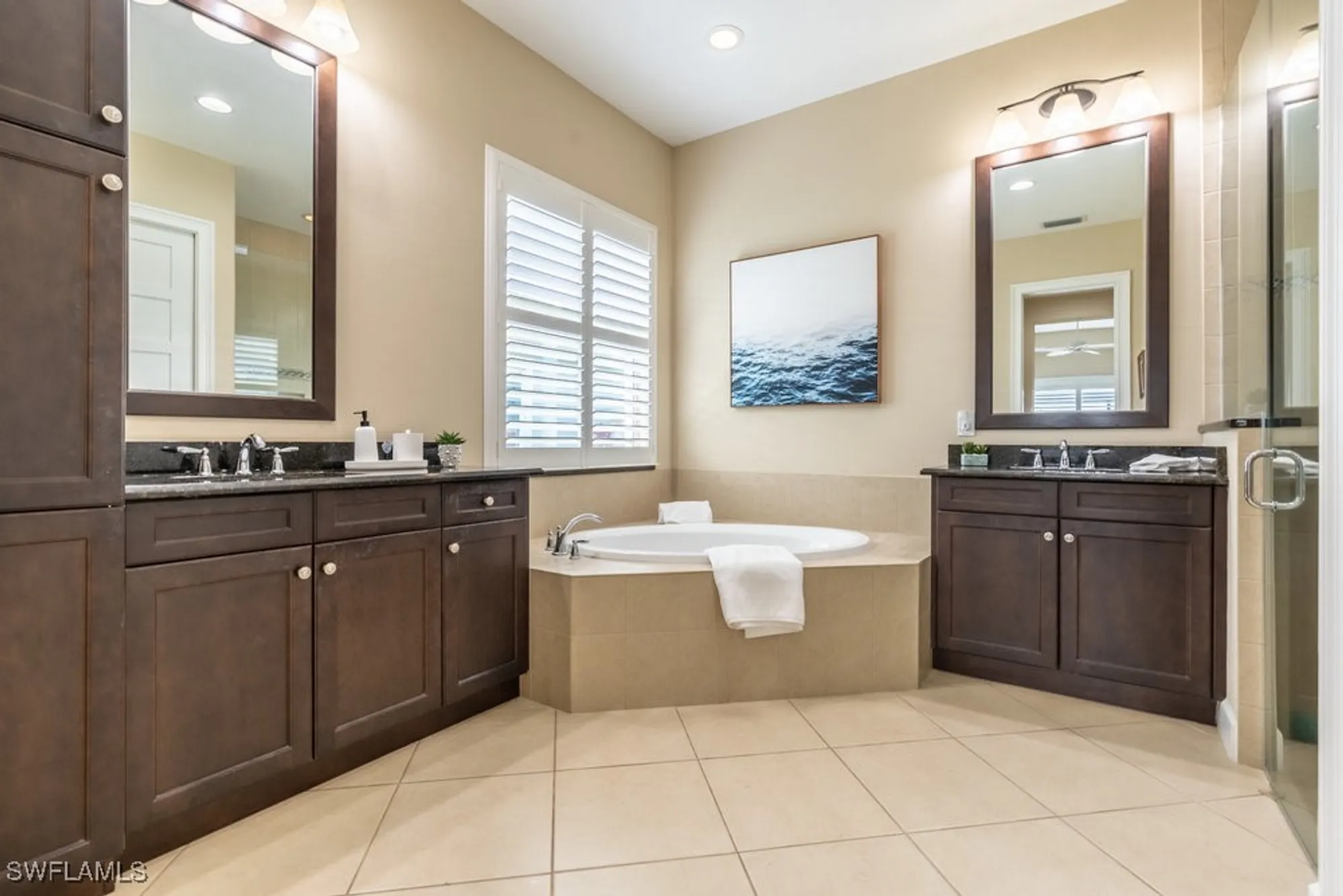 Property Slideshow image 22 of 42 | 5052 martinique dr, Naples, FL, 34113