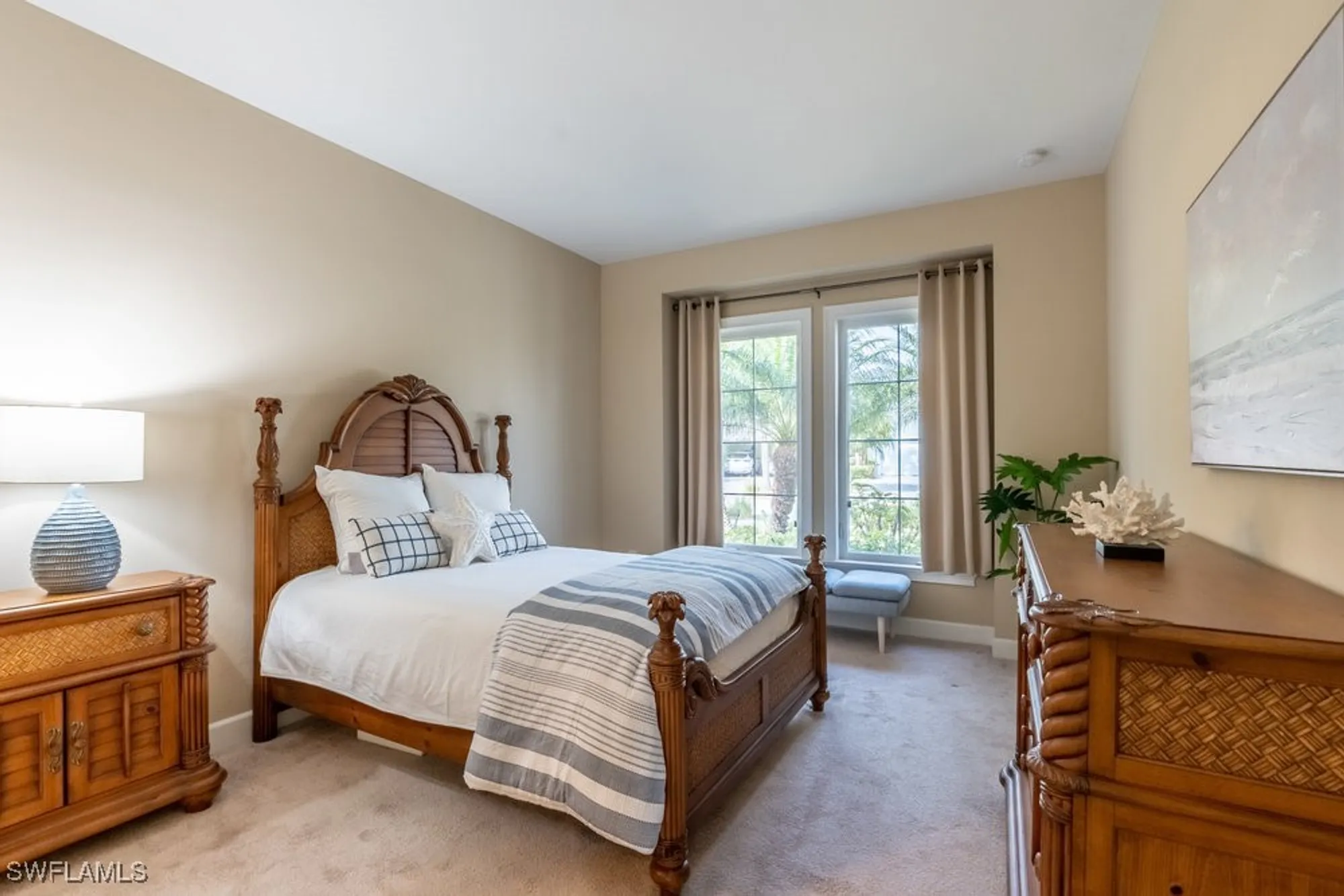 Property Slideshow image 23 of 42 | 5052 martinique dr, Naples, FL, 34113