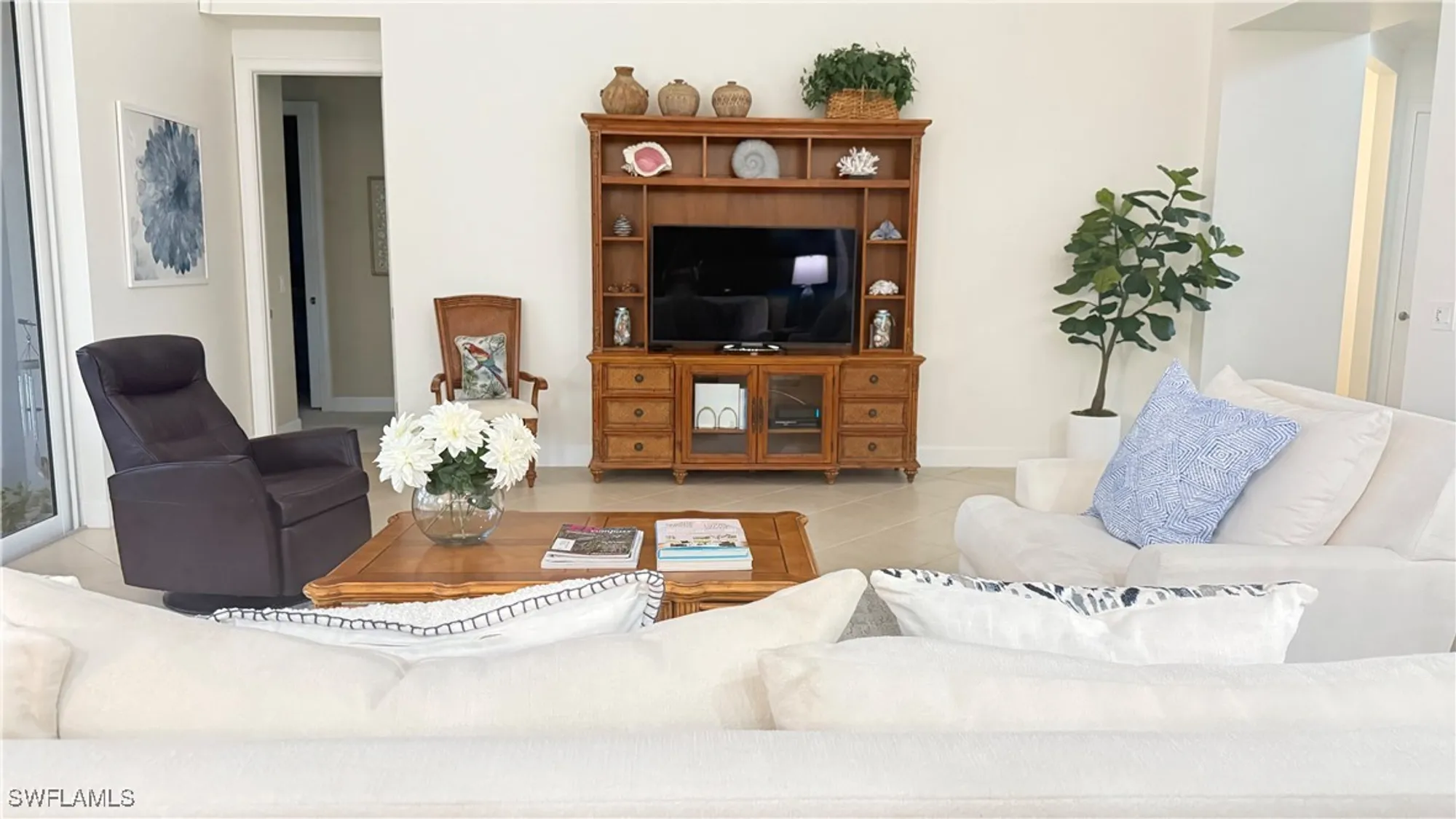 Property Slideshow image 6 of 42 | 5052 martinique dr, Naples, FL, 34113