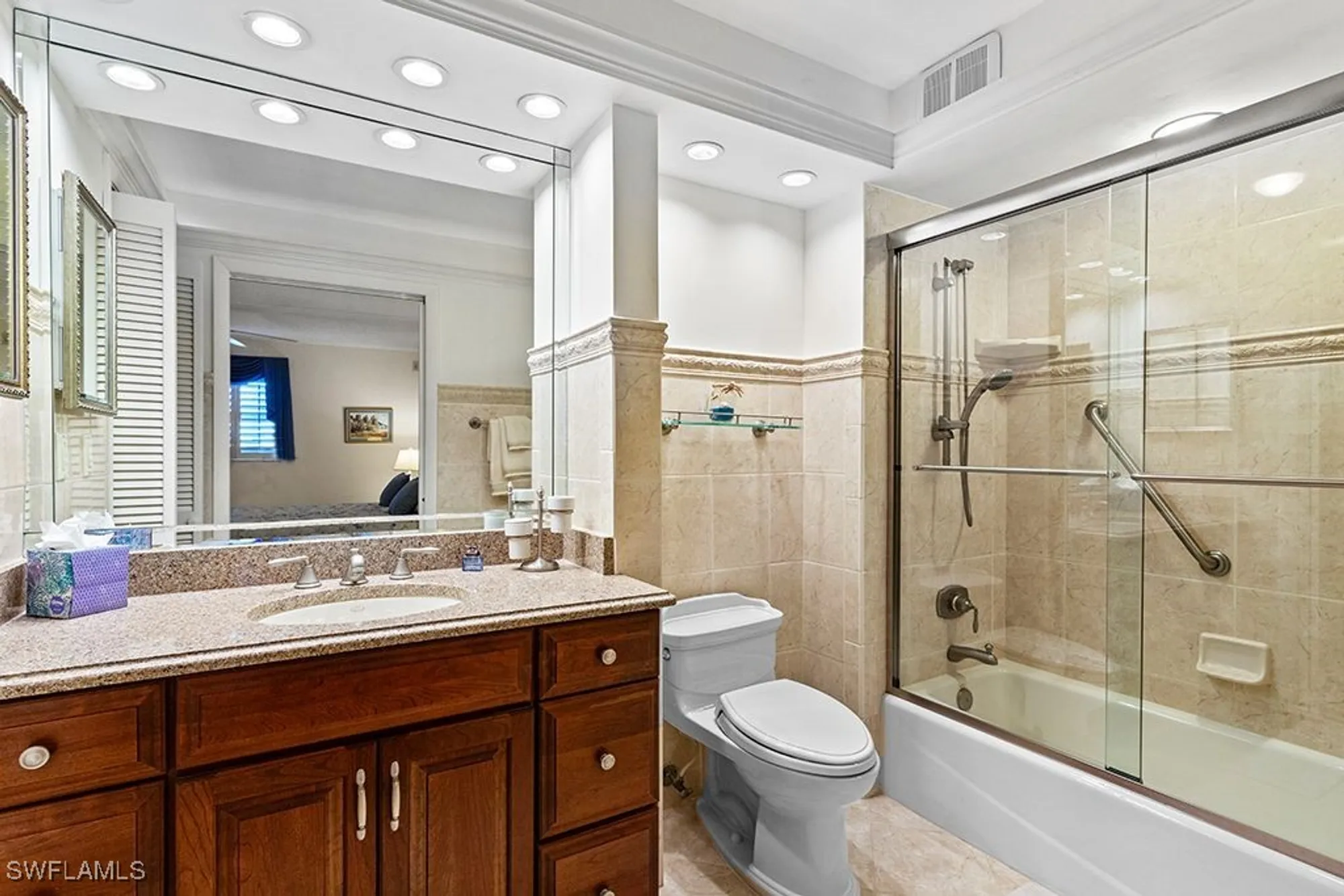 Property Slideshow image 15 of 24 | 222 harbour dr apt 314, Naples, FL, 34103