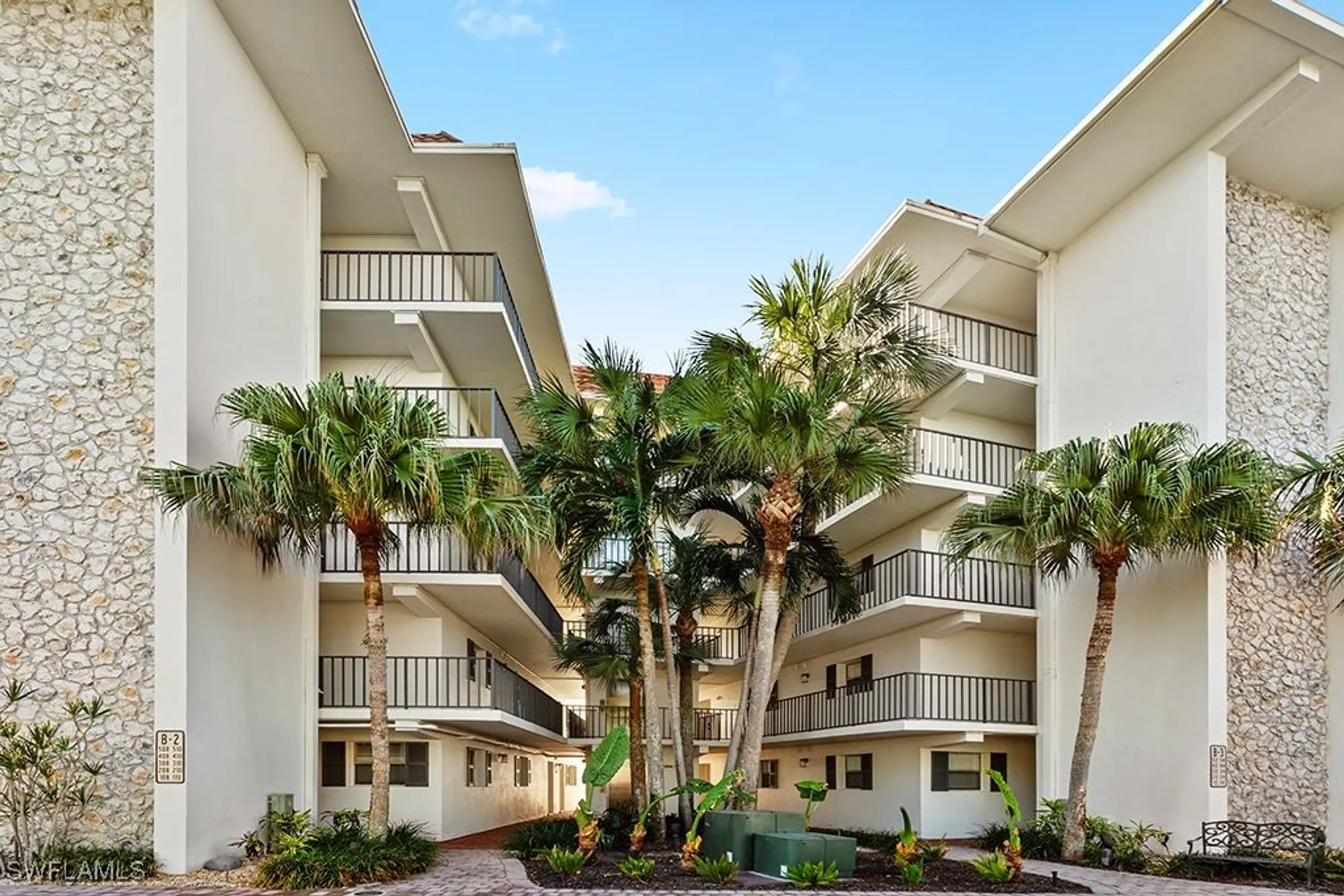 Property Slideshow image 16 of 24 | 222 harbour dr apt 314, Naples, FL, 34103