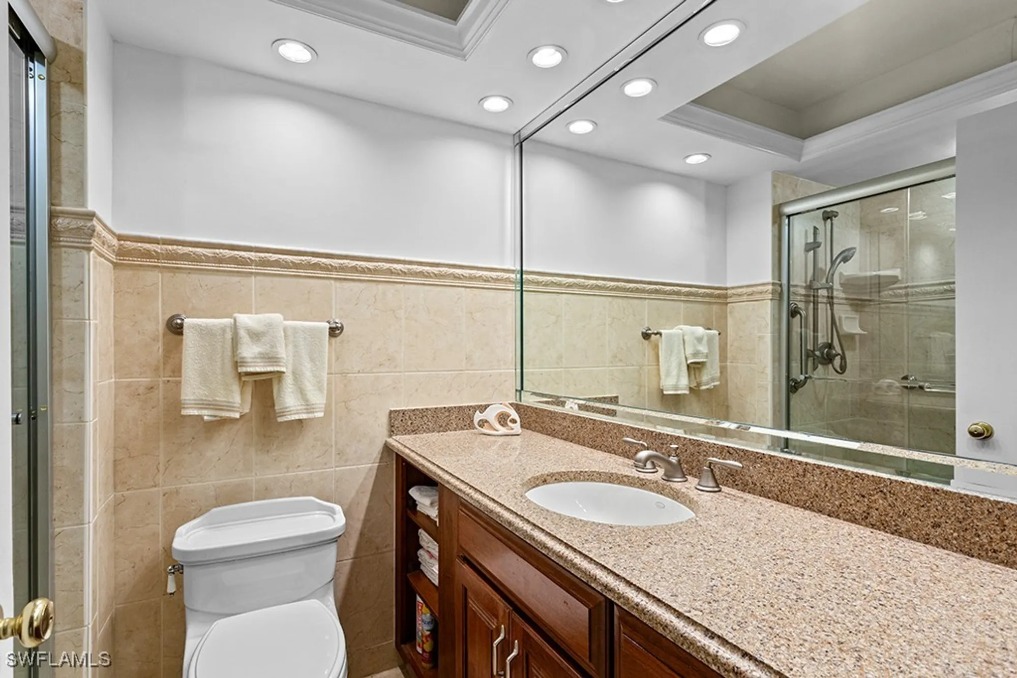 Property Slideshow image 13 of 24 | 222 harbour dr apt 314, Naples, FL, 34103