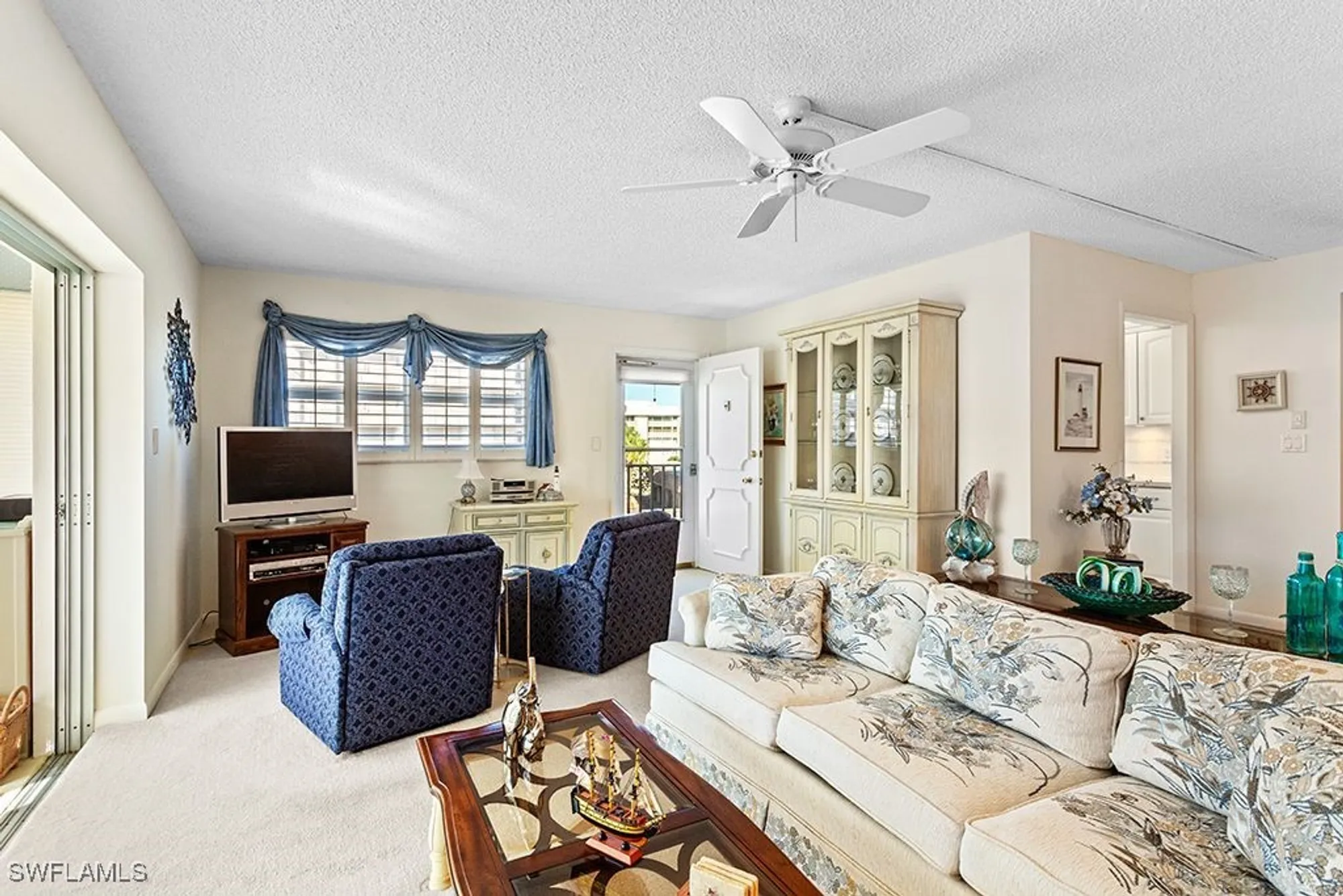 Property Slideshow image 5 of 24 | 222 harbour dr apt 314, Naples, FL, 34103