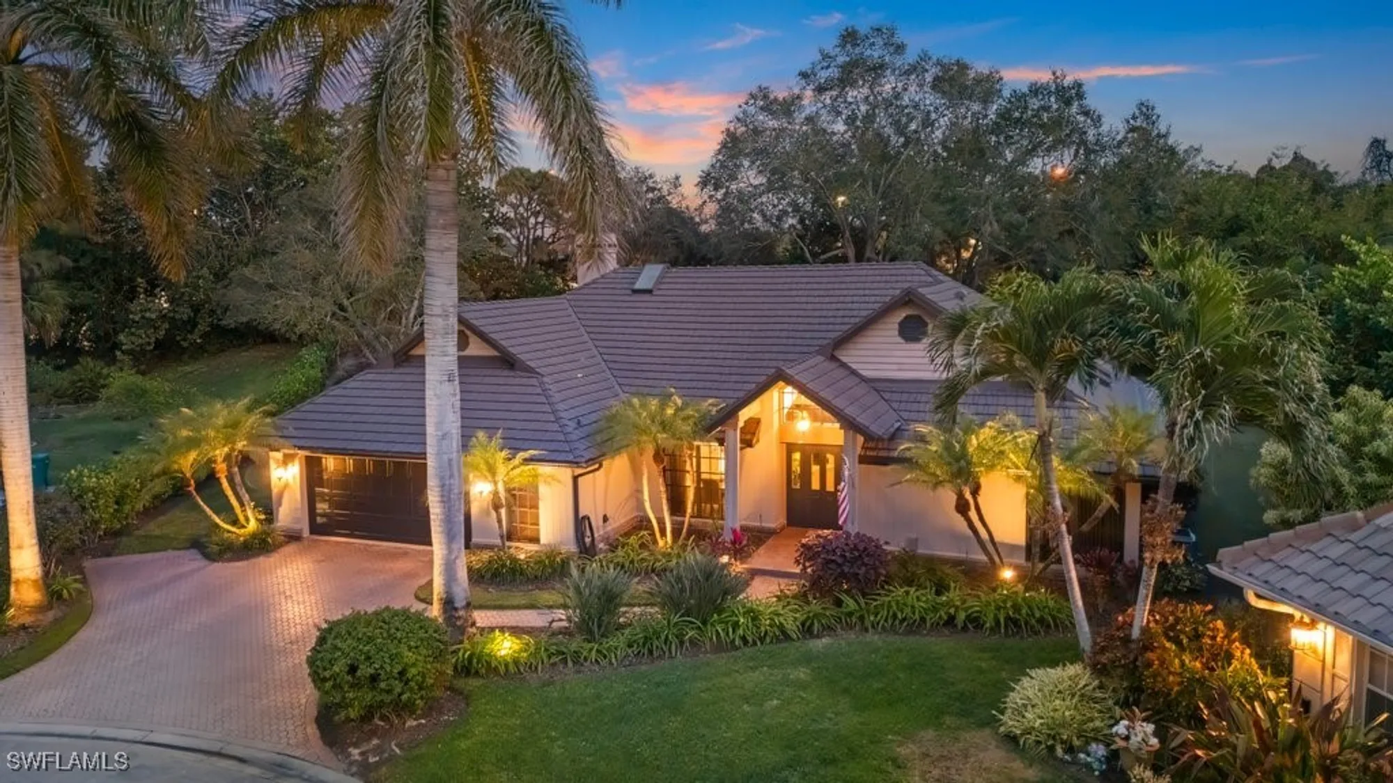Property Slideshow image 15 of 48 | 812 pine creek ln, Naples, FL, 34108