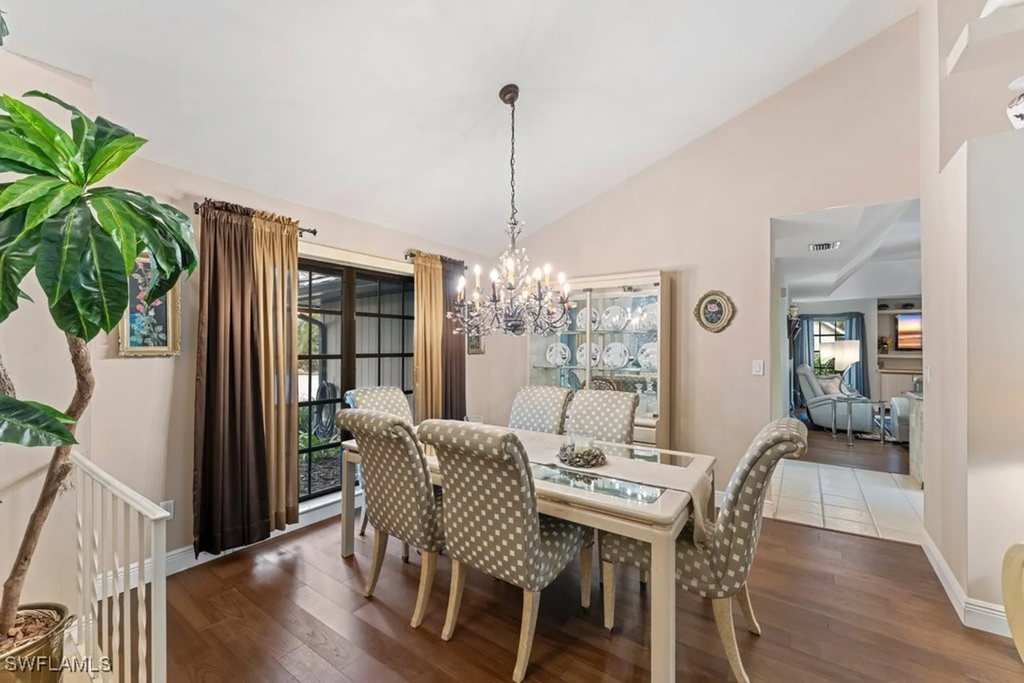 Property Slideshow image 18 of 48 | 812 pine creek ln, Naples, FL, 34108