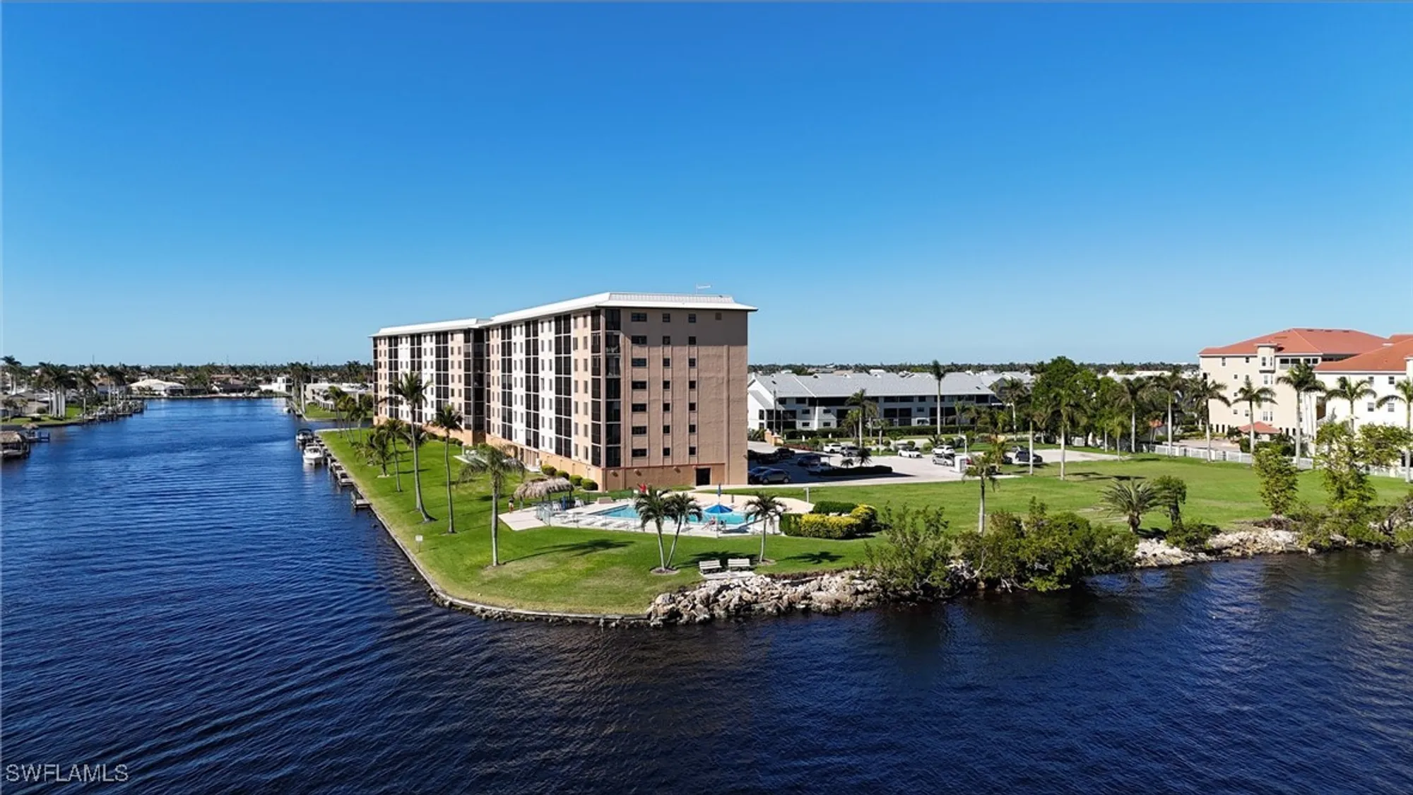 Property Slideshow image 2 of 9 | 4260 se 20th pl 801, Cape Coral, FL, 33904