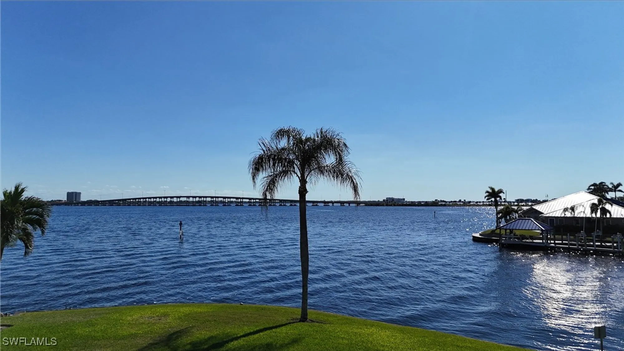 Property Slideshow image 4 of 9 | 4260 se 20th pl 801, Cape Coral, FL, 33904