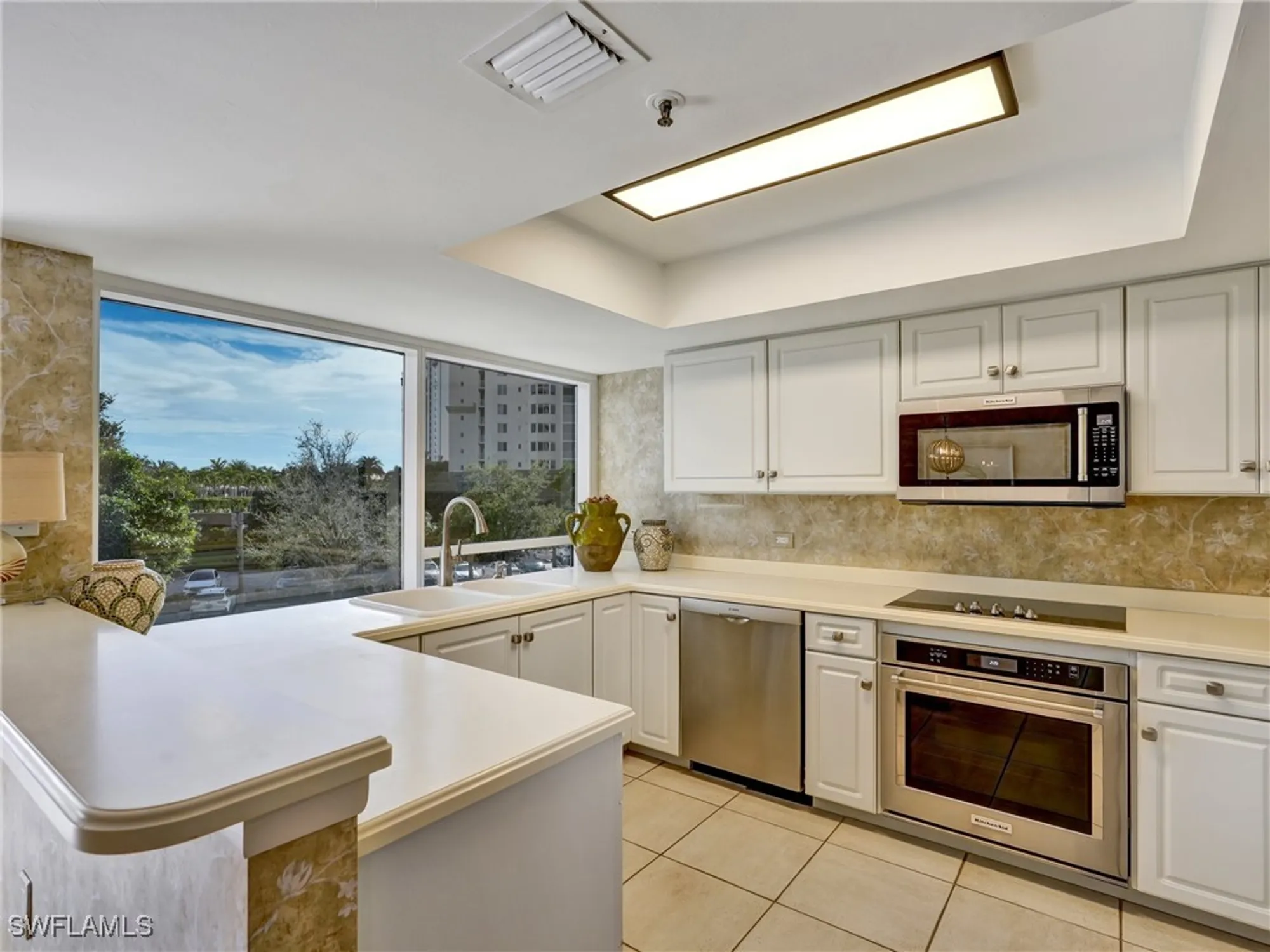 Property Slideshow image 5 of 29 | 6825 grenadier blvd 101, Naples, FL, 34108