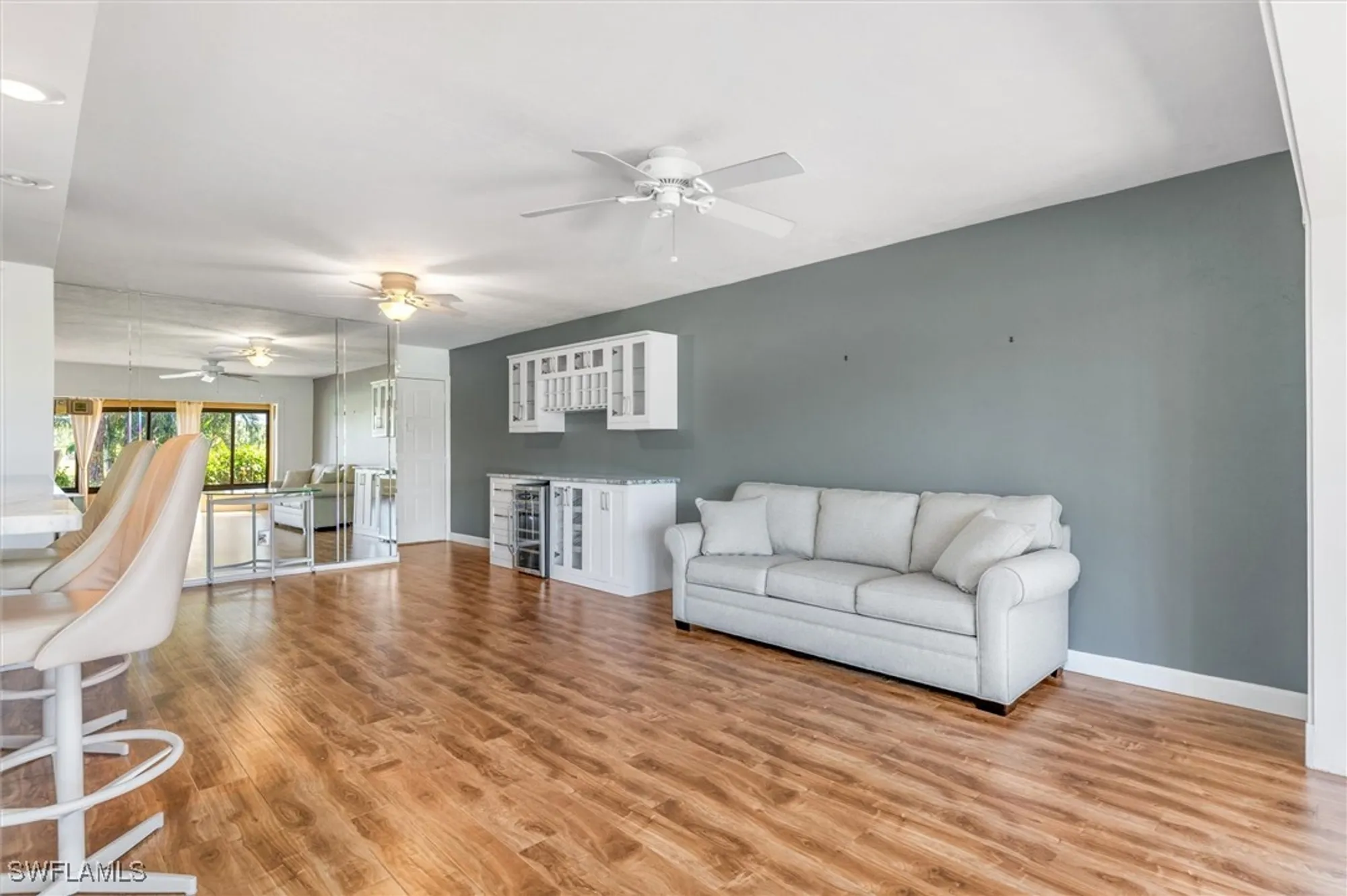 Property Slideshow image 14 of 40 | 5625 trailwinds dr 412, Fort Myers, FL, 33907
