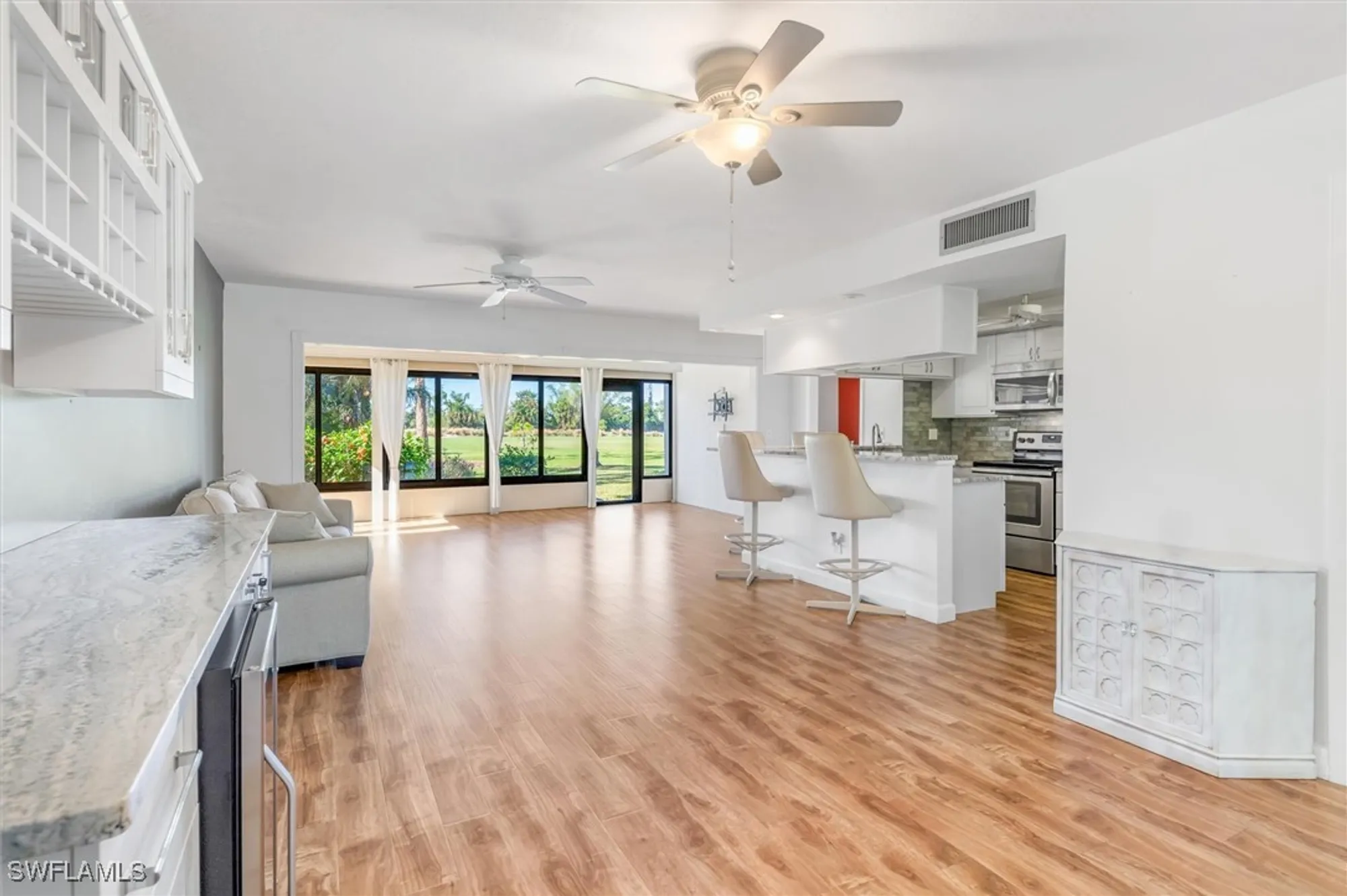 Property Slideshow image 15 of 40 | 5625 trailwinds dr 412, Fort Myers, FL, 33907