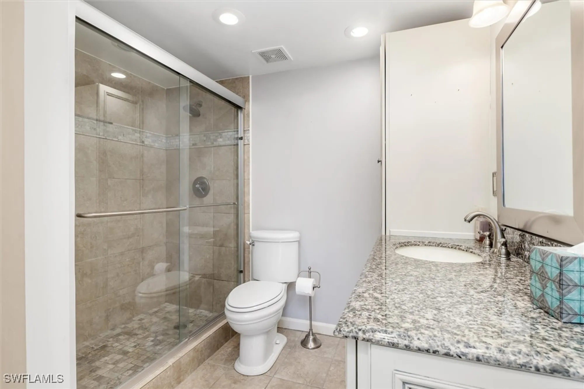 Property Slideshow image 16 of 40 | 5625 trailwinds dr 412, Fort Myers, FL, 33907
