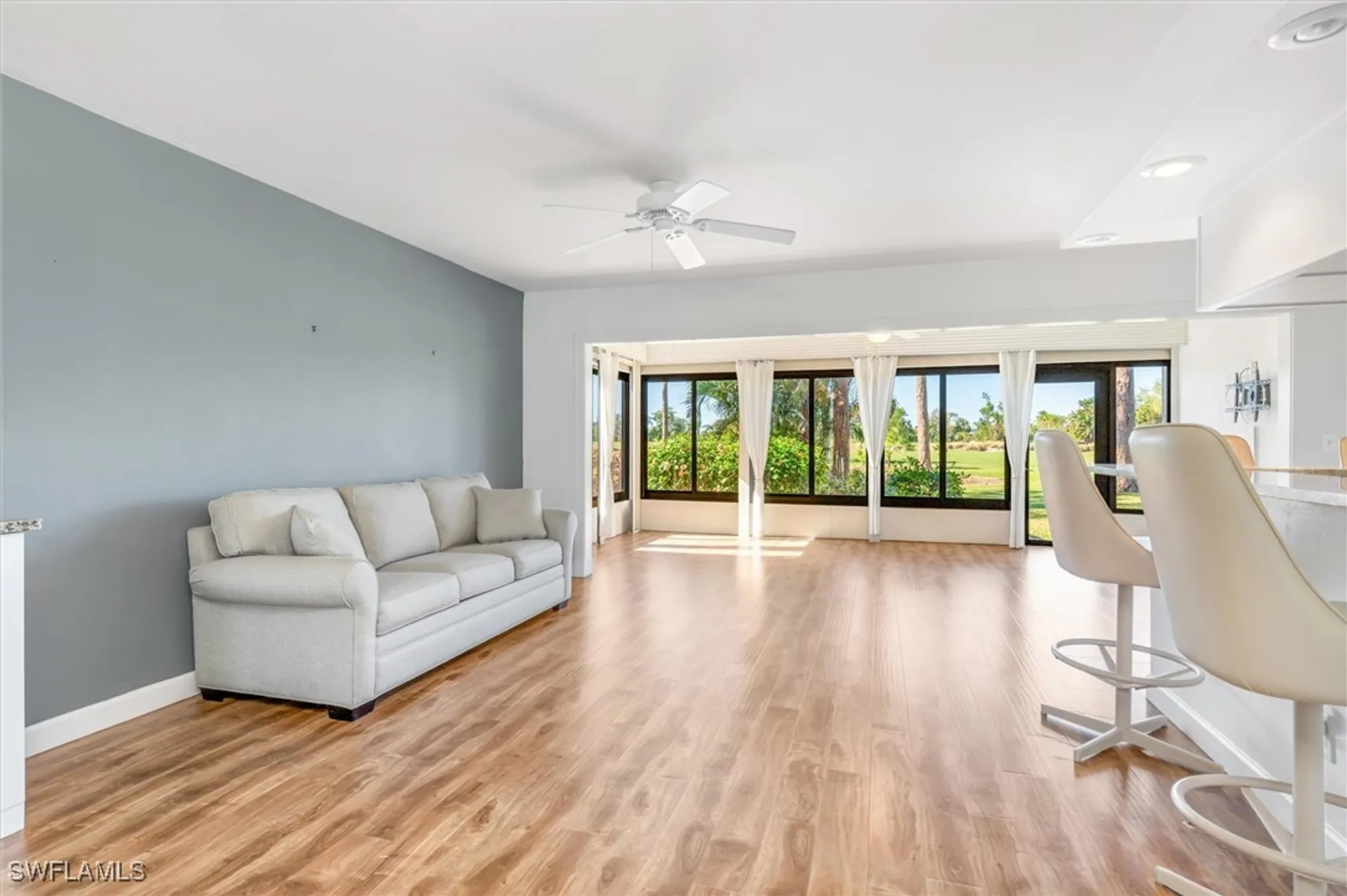 Property Slideshow image 13 of 40 | 5625 trailwinds dr 412, Fort Myers, FL, 33907