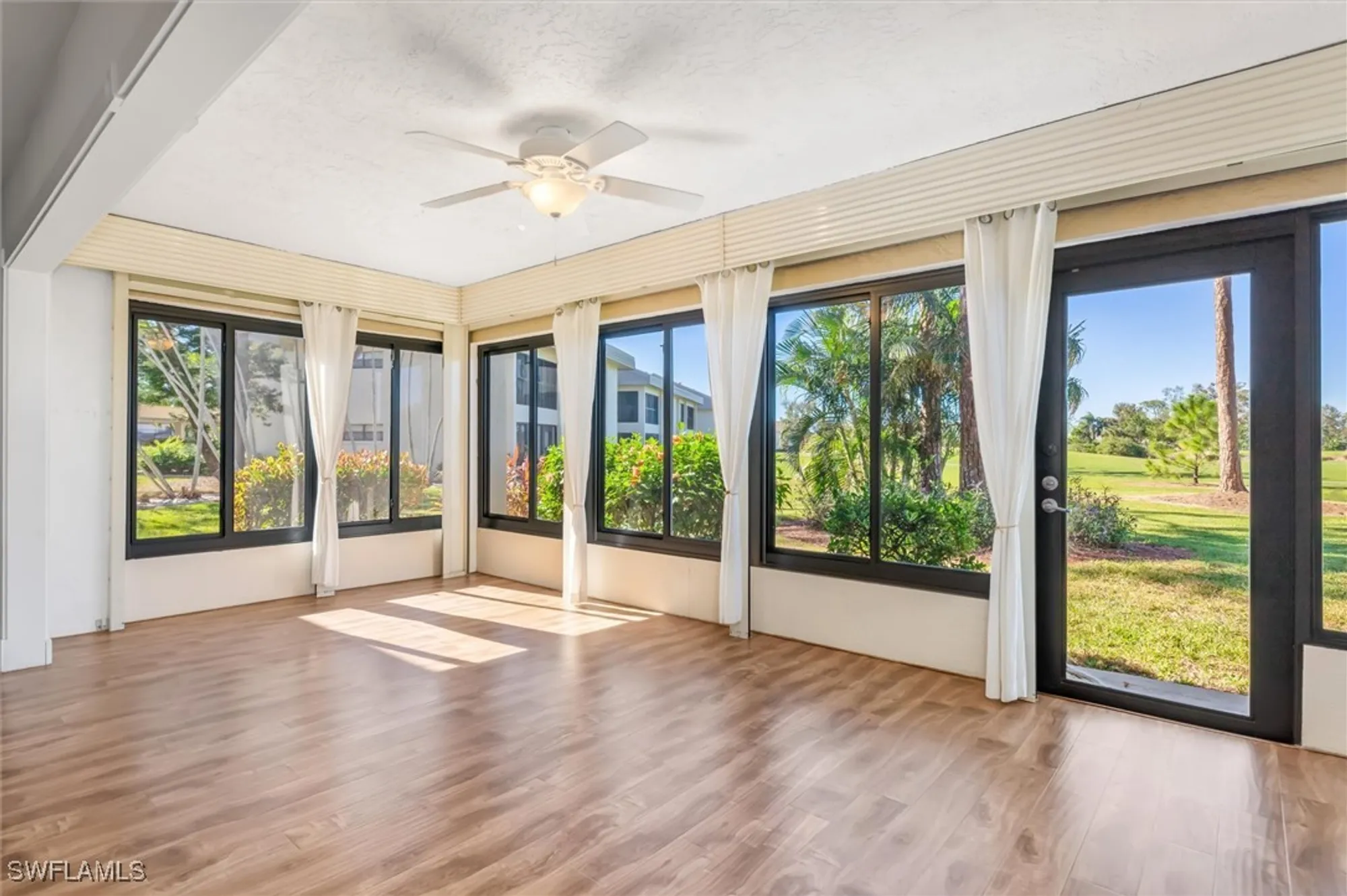 Property Slideshow image 2 of 40 | 5625 trailwinds dr 412, Fort Myers, FL, 33907