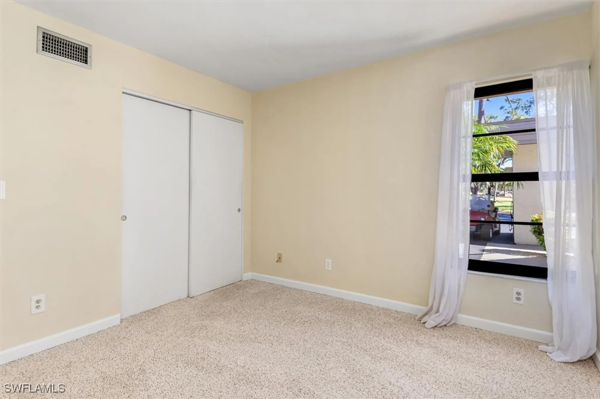 Property Slideshow image 20 of 40 | 5625 trailwinds dr 412, Fort Myers, FL, 33907