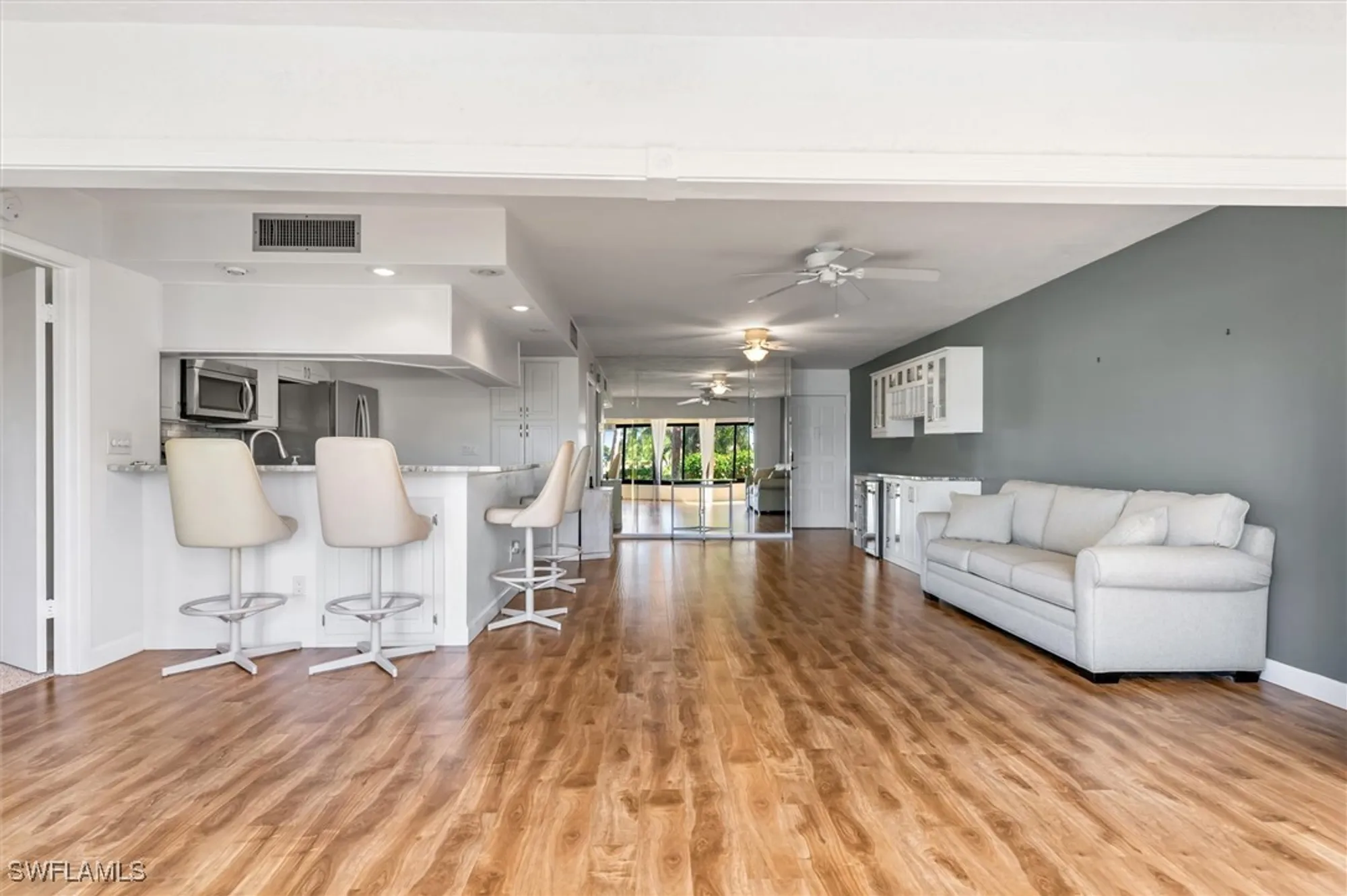 Property Slideshow image 7 of 40 | 5625 trailwinds dr 412, Fort Myers, FL, 33907