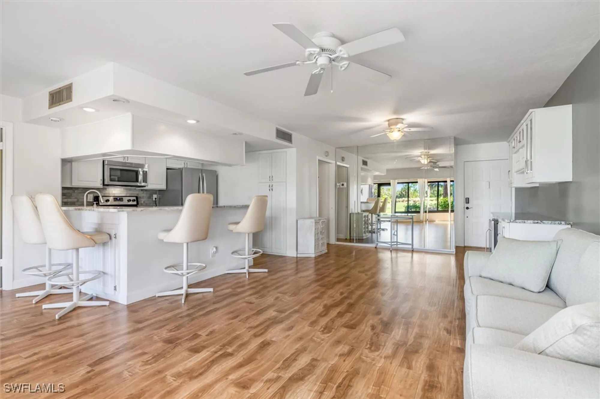 Property Slideshow image 8 of 40 | 5625 trailwinds dr 412, Fort Myers, FL, 33907