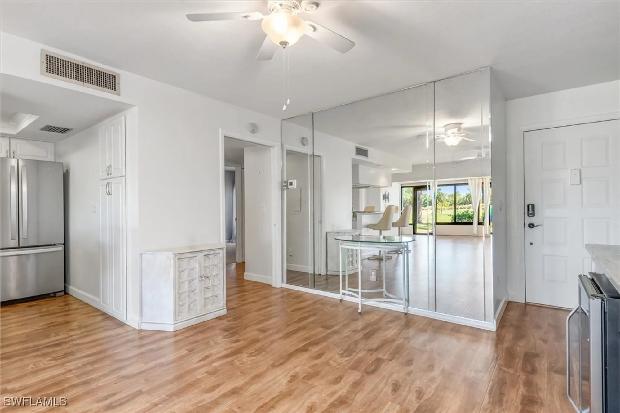 Property Slideshow image 9 of 40 | 5625 trailwinds dr 412, Fort Myers, FL, 33907