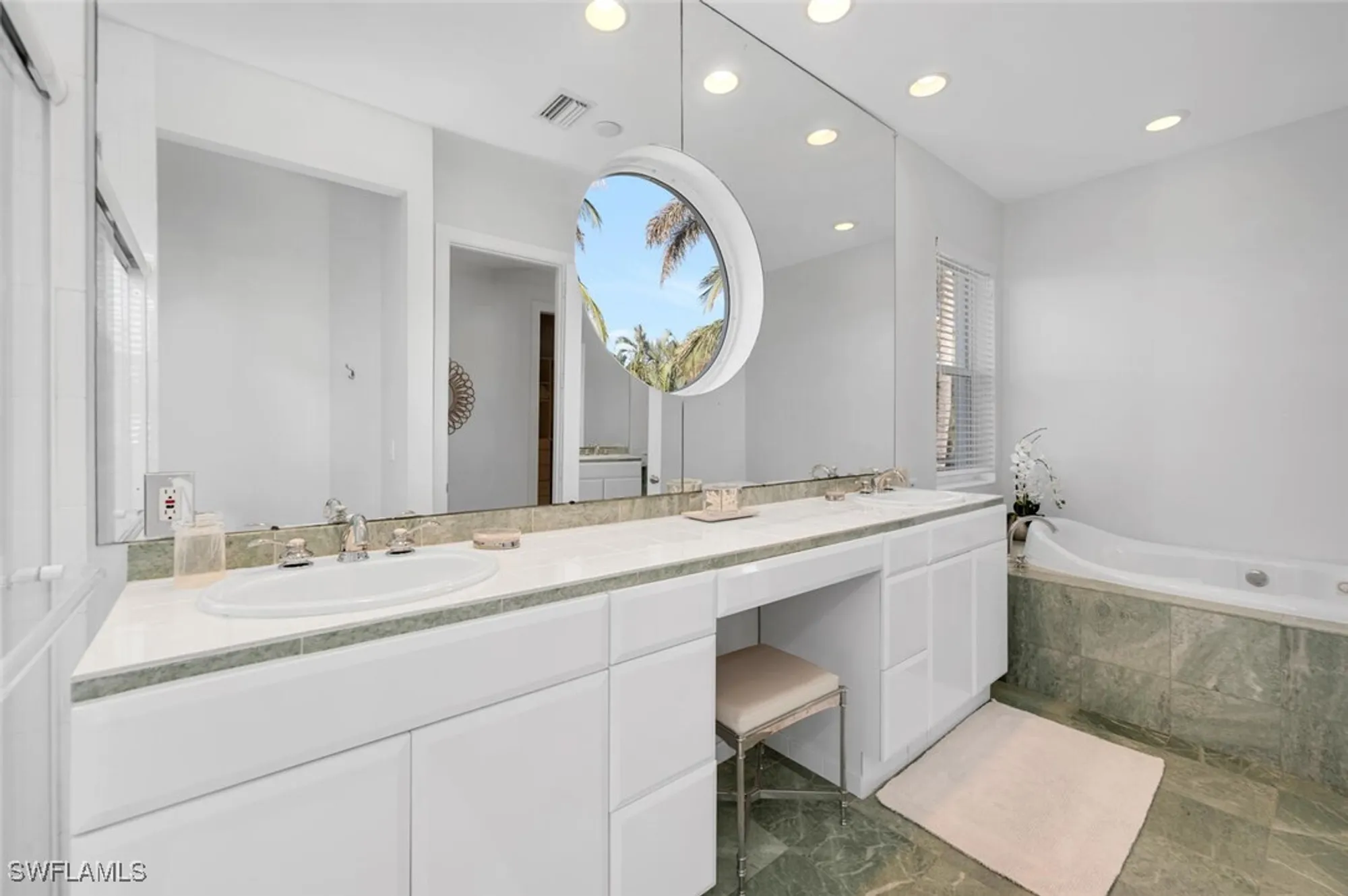 Property Slideshow image 18 of 35 | 405 rudder rd, Naples, FL, 34102