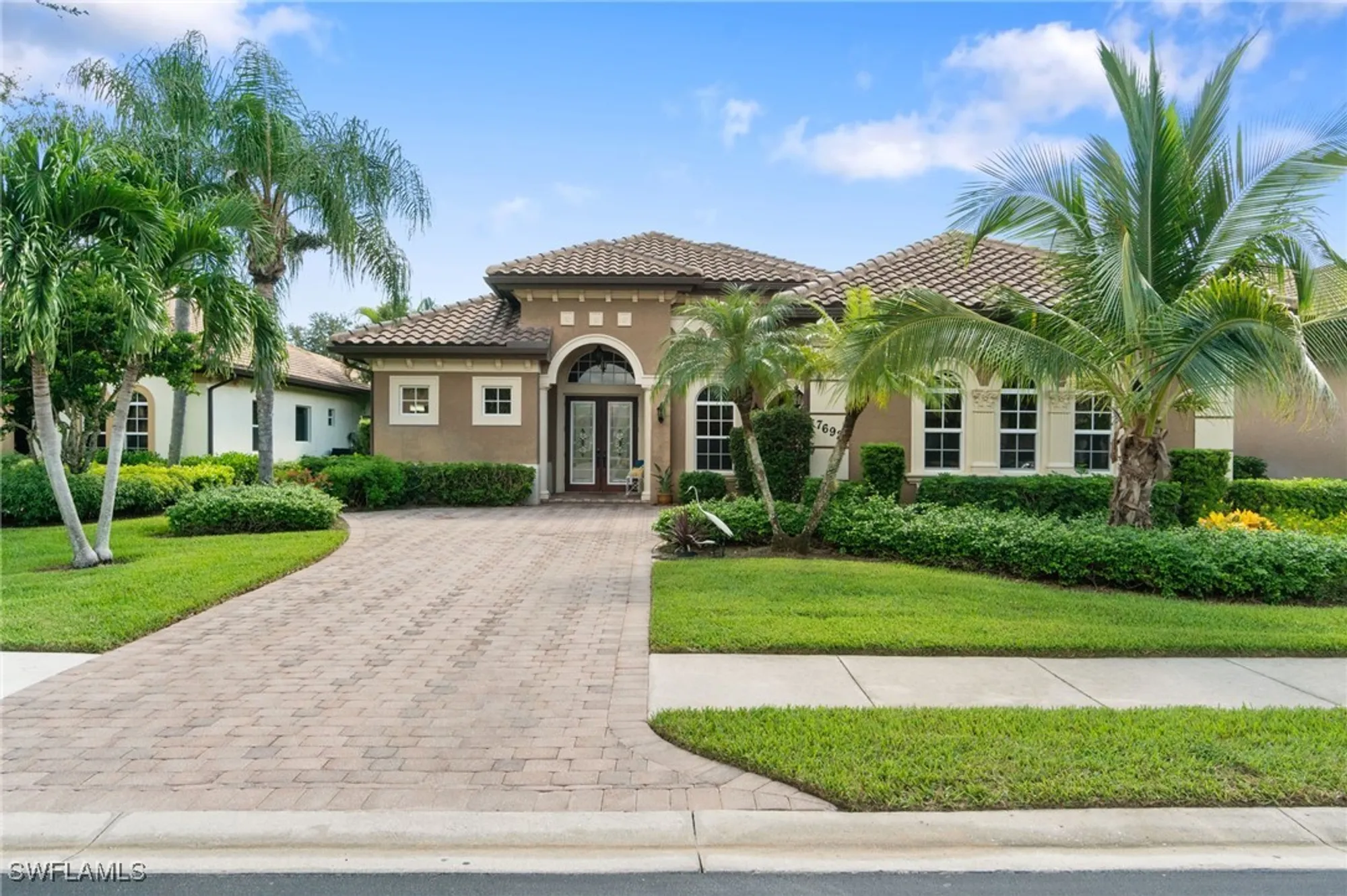 Property Slideshow image 2 of 50 | 7692 cottesmore dr, Naples, FL, 34113
