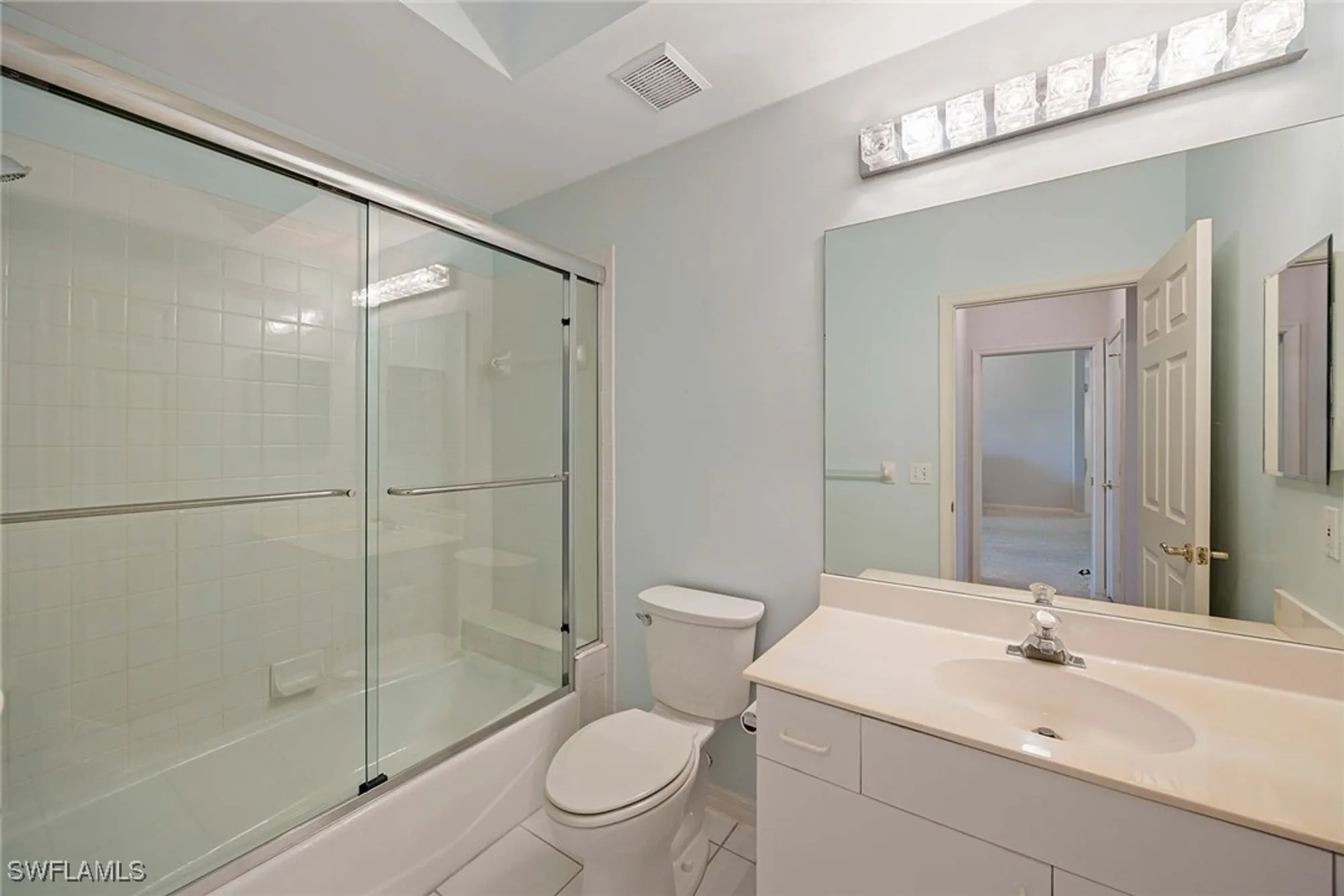 Property Slideshow image 16 of 50 | 24460 reserve ct 202, Bonita Springs, FL, 34134