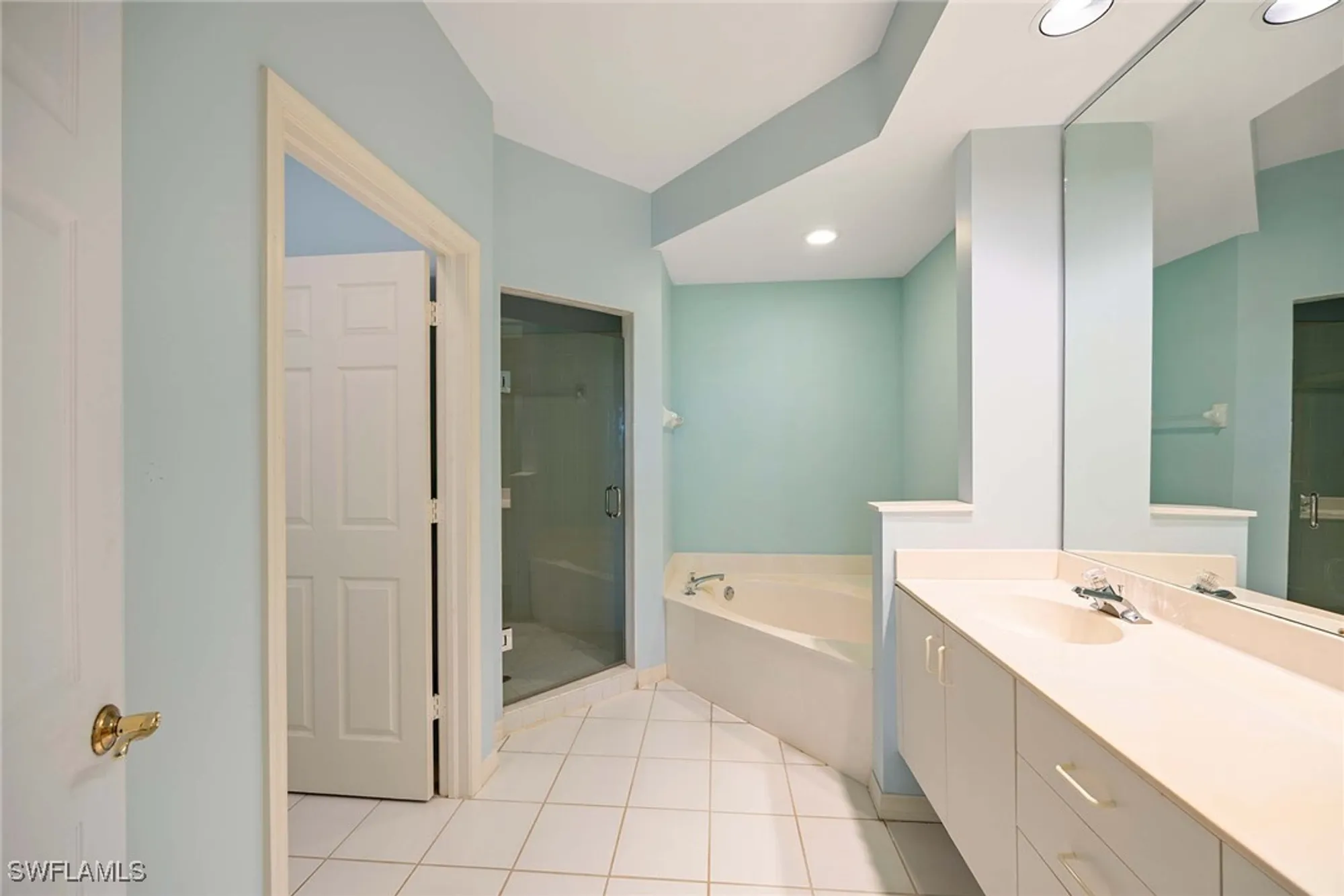 Property Slideshow image 13 of 50 | 24460 reserve ct 202, Bonita Springs, FL, 34134