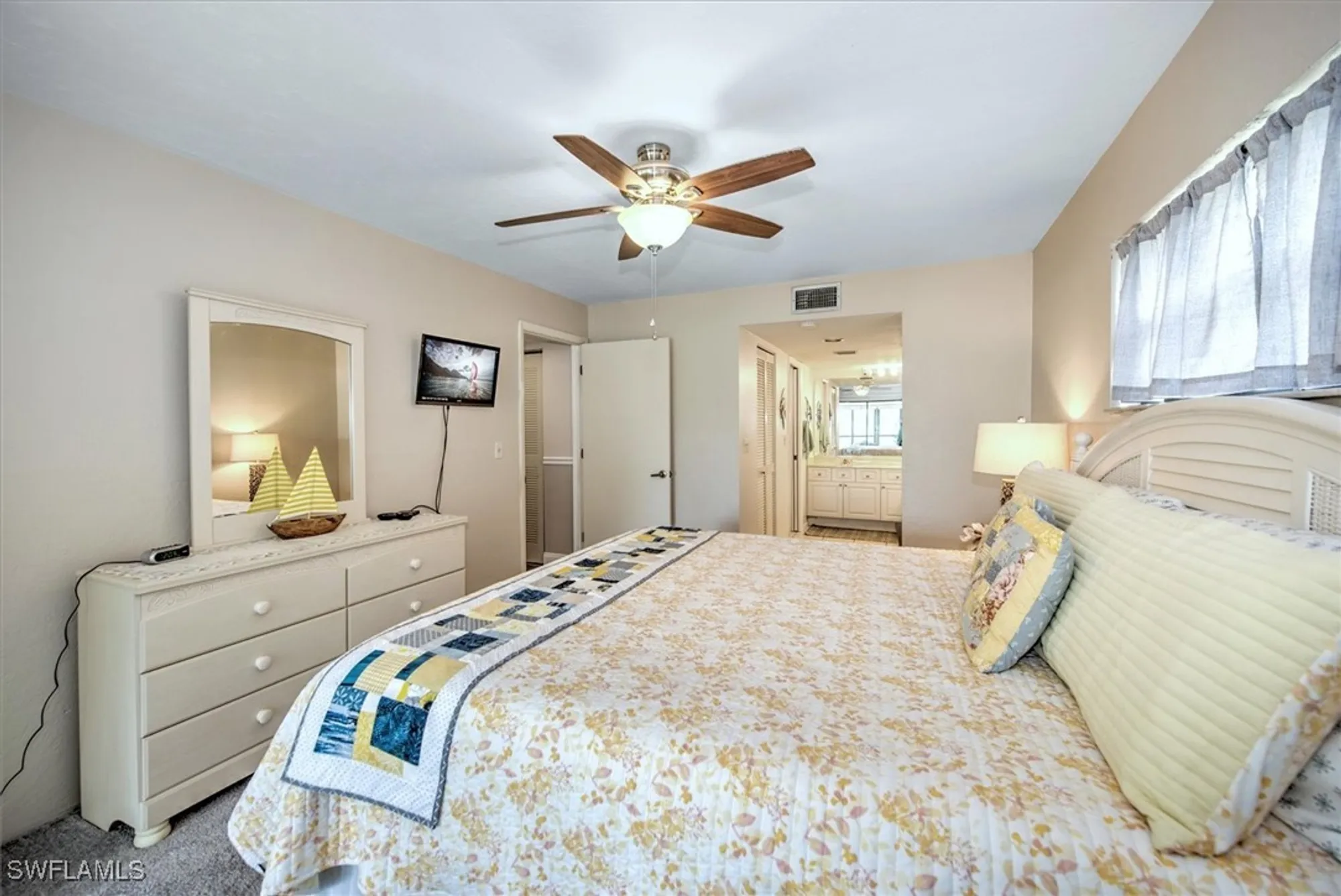 Property Slideshow image 16 of 30 | 5970 trailwinds dr apt 111, Fort Myers, FL, 33907