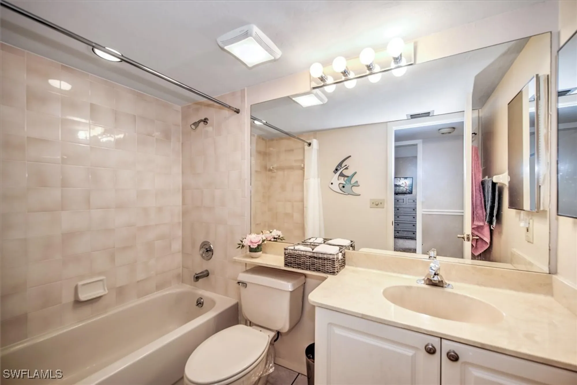 Property Slideshow image 21 of 30 | 5970 trailwinds dr apt 111, Fort Myers, FL, 33907