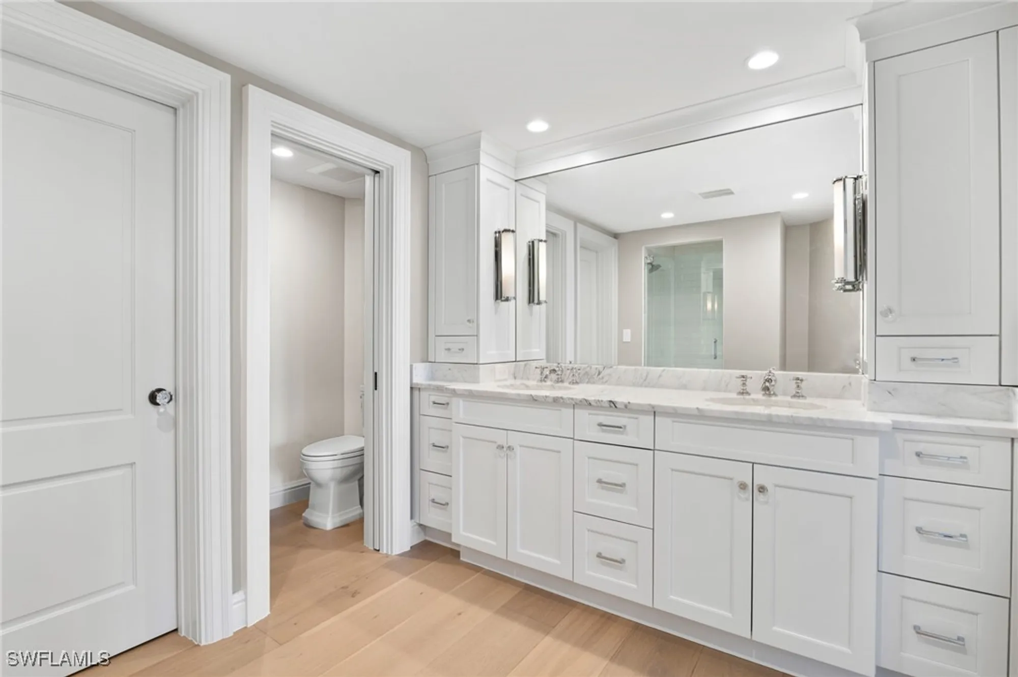 Property Slideshow image 6 of 10 | 2401 gulf shore blvd n villa 1, Naples, FL, 34103