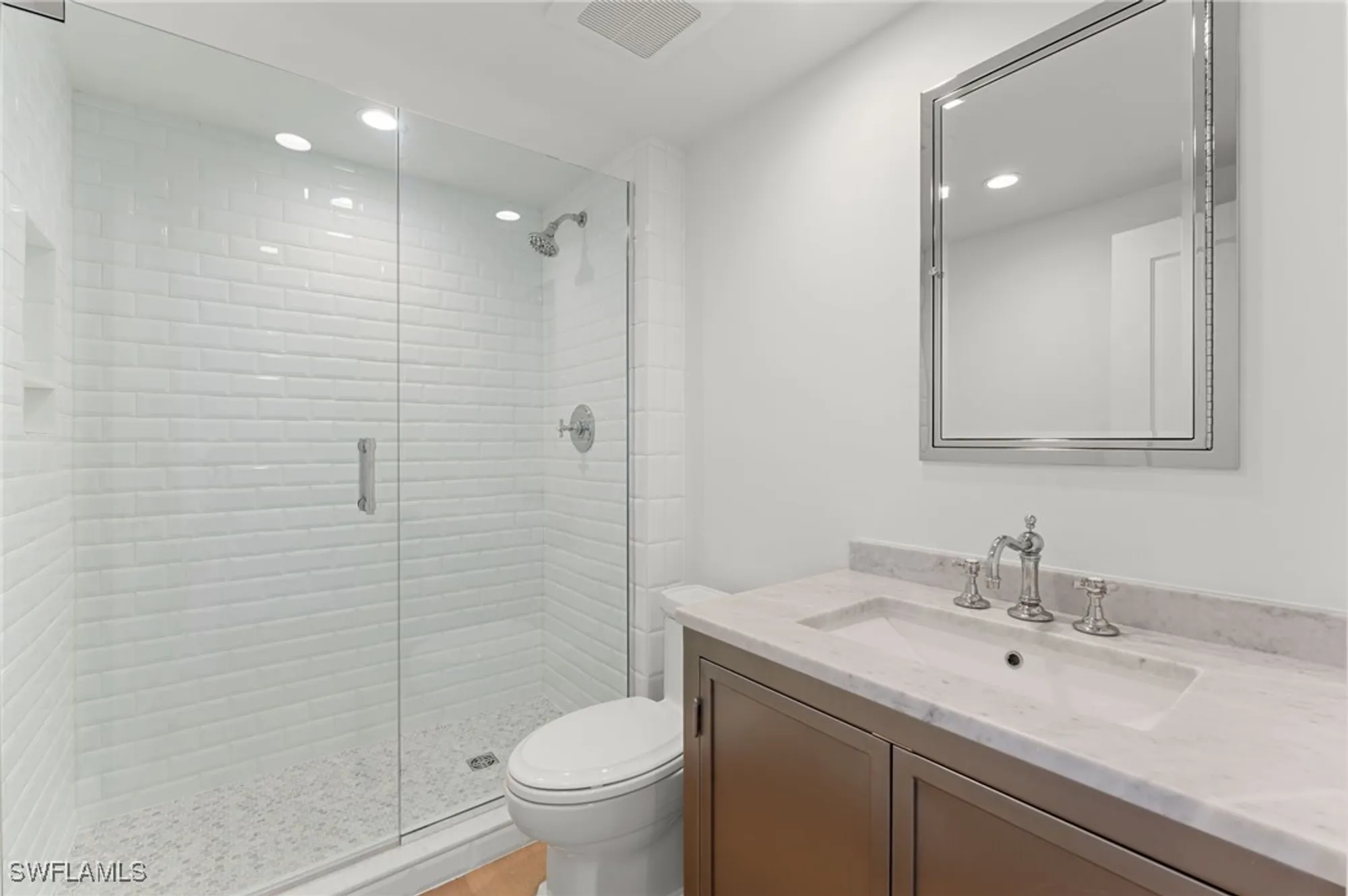 Property Slideshow image 7 of 10 | 2401 gulf shore blvd n villa 1, Naples, FL, 34103