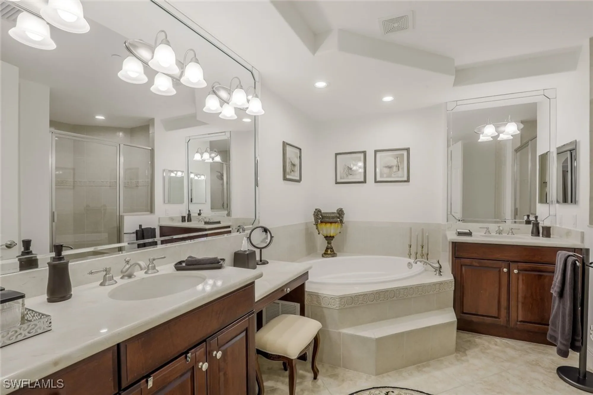 Property Slideshow image 8 of 30 | 580 el camino real unit 3201, Naples, FL, 34119