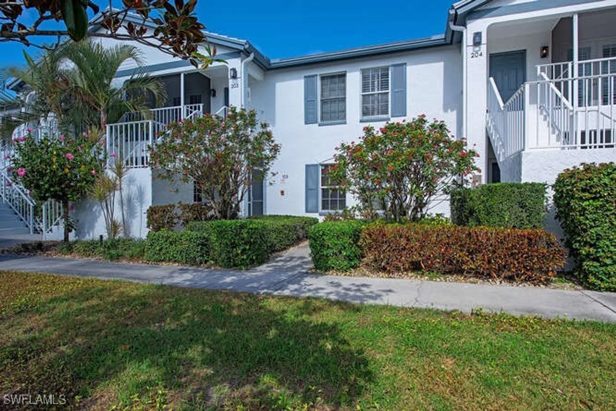 Property Slideshow image 12 of 12 | 853 tanbark dr 103, Naples, FL, 34108