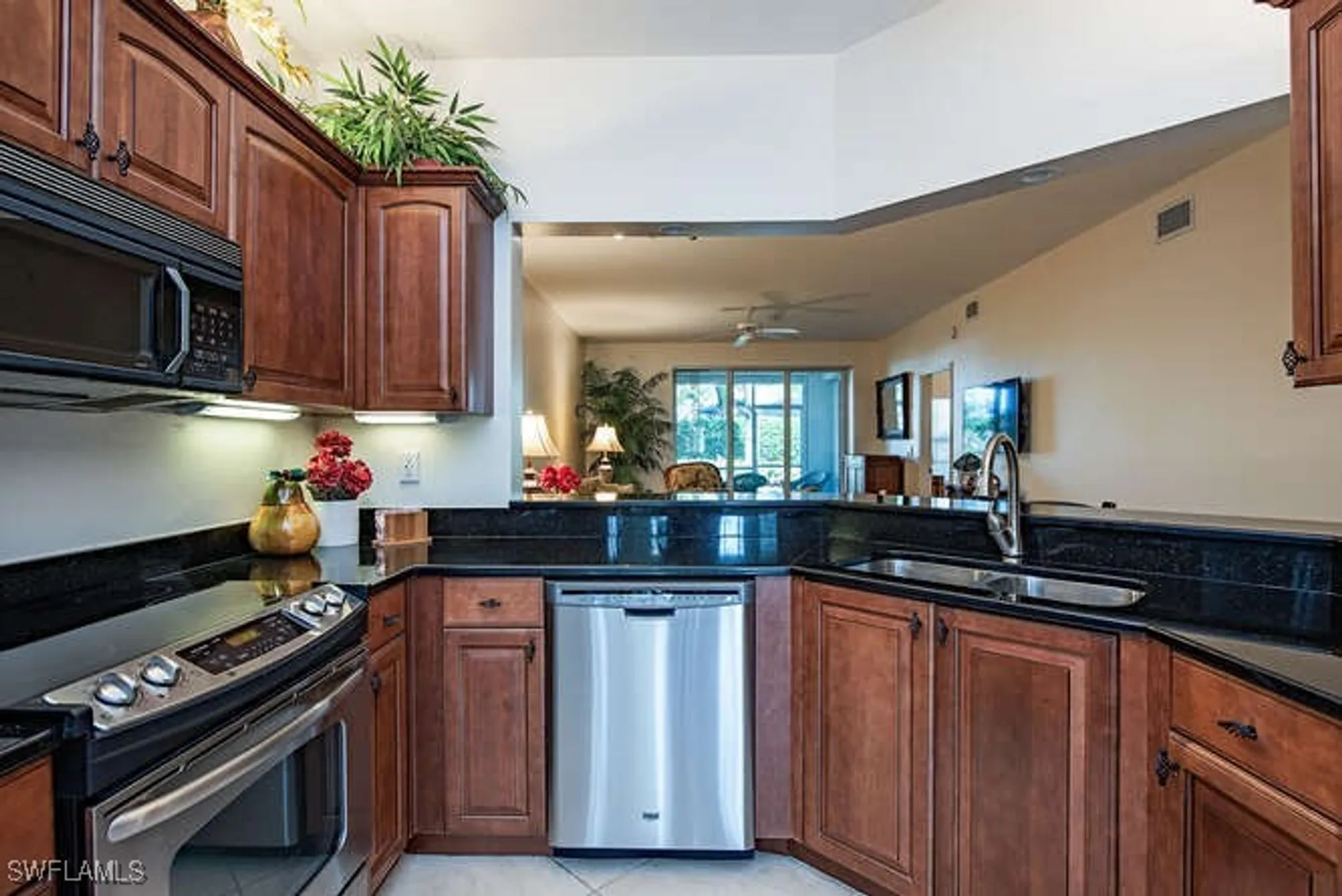 Property Slideshow image 4 of 12 | 853 tanbark dr 103, Naples, FL, 34108