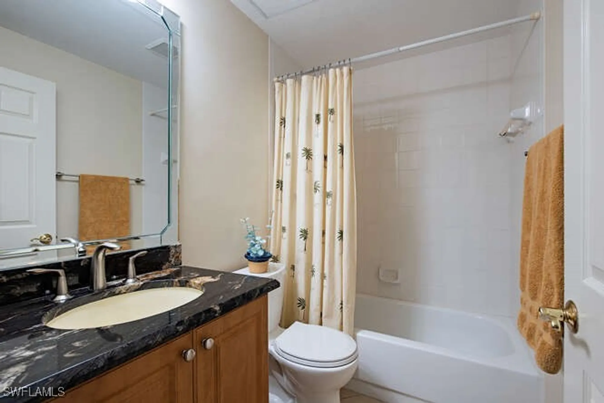 Property Slideshow image 9 of 12 | 853 tanbark dr 103, Naples, FL, 34108