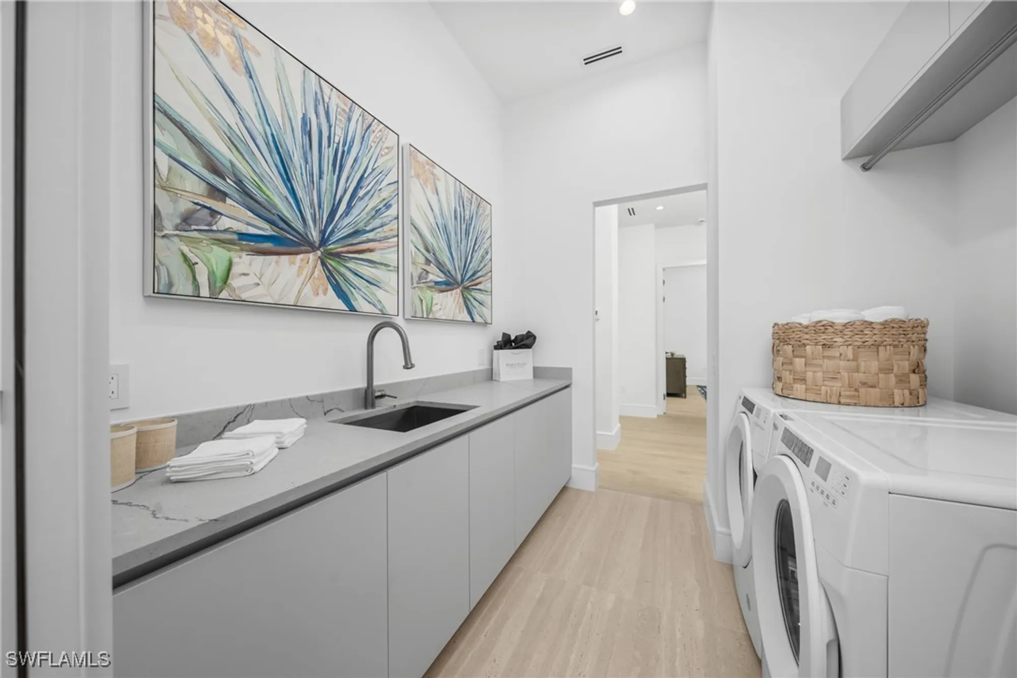 Property Slideshow image 15 of 50 | 721 spring line dr, Naples, FL, 34102