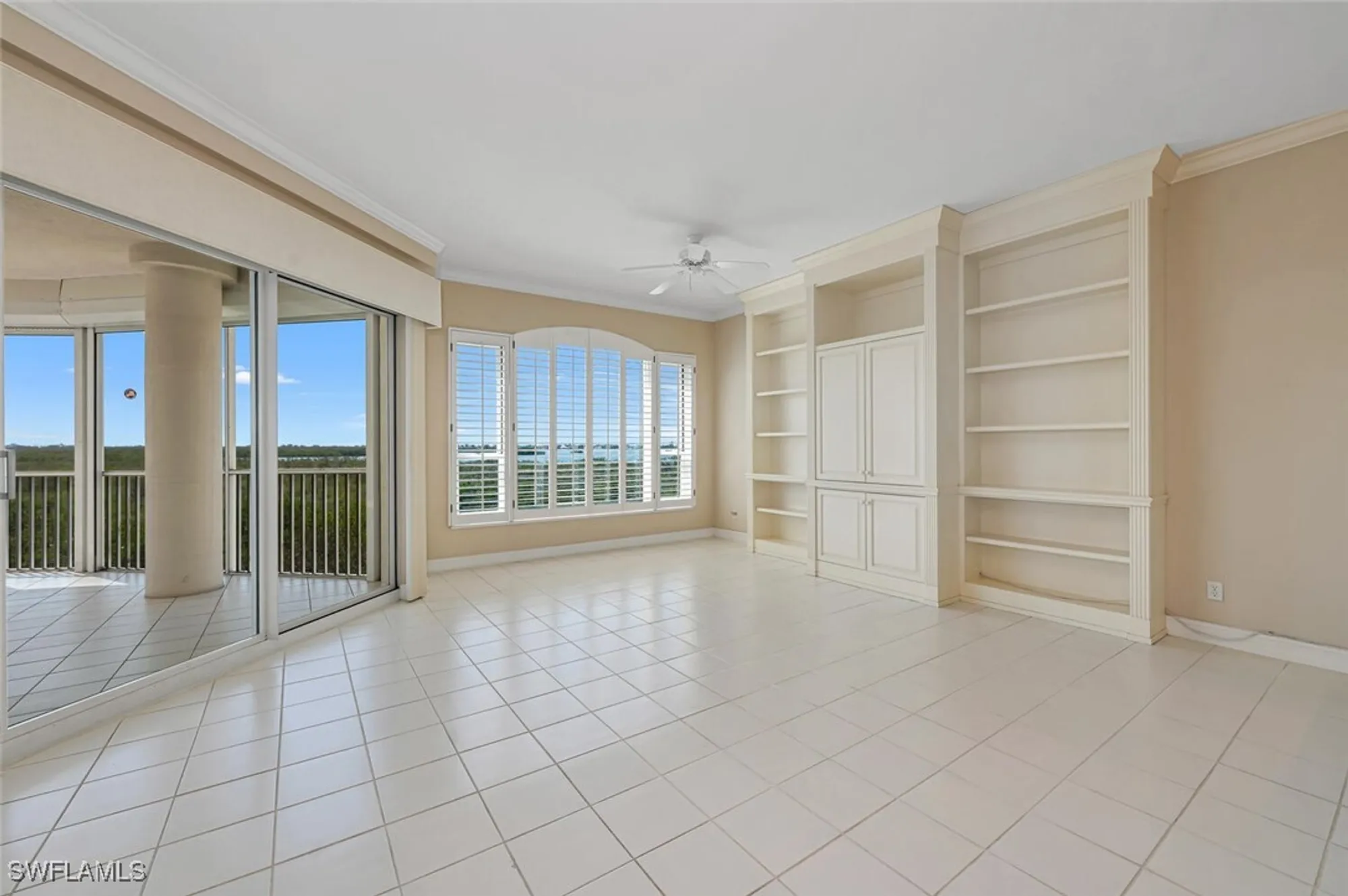 Property Slideshow image 2 of 27 | 4811 island pond ct 402, Bonita Springs, FL, 34134