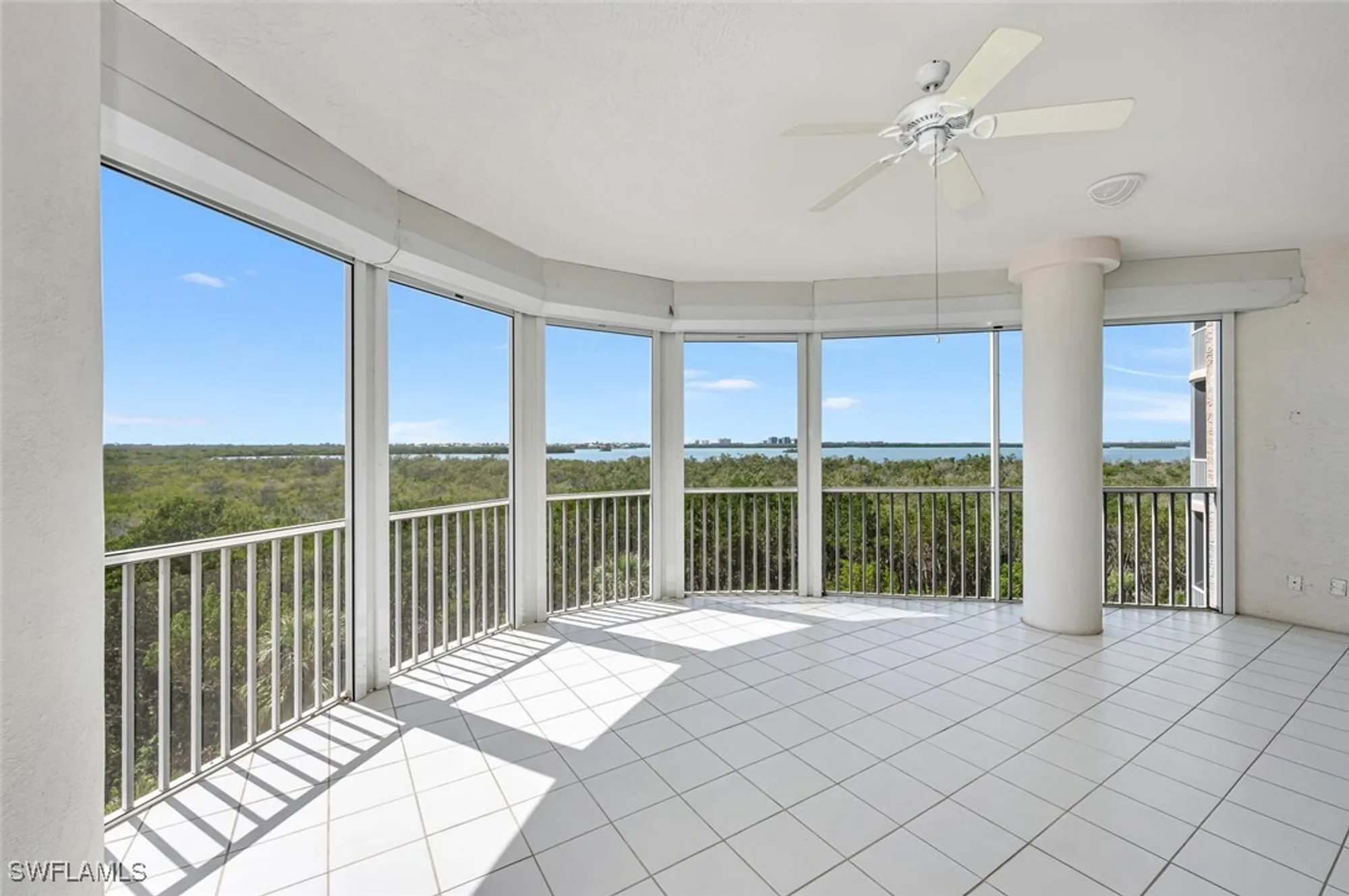 Property Slideshow image 4 of 27 | 4811 island pond ct 402, Bonita Springs, FL, 34134