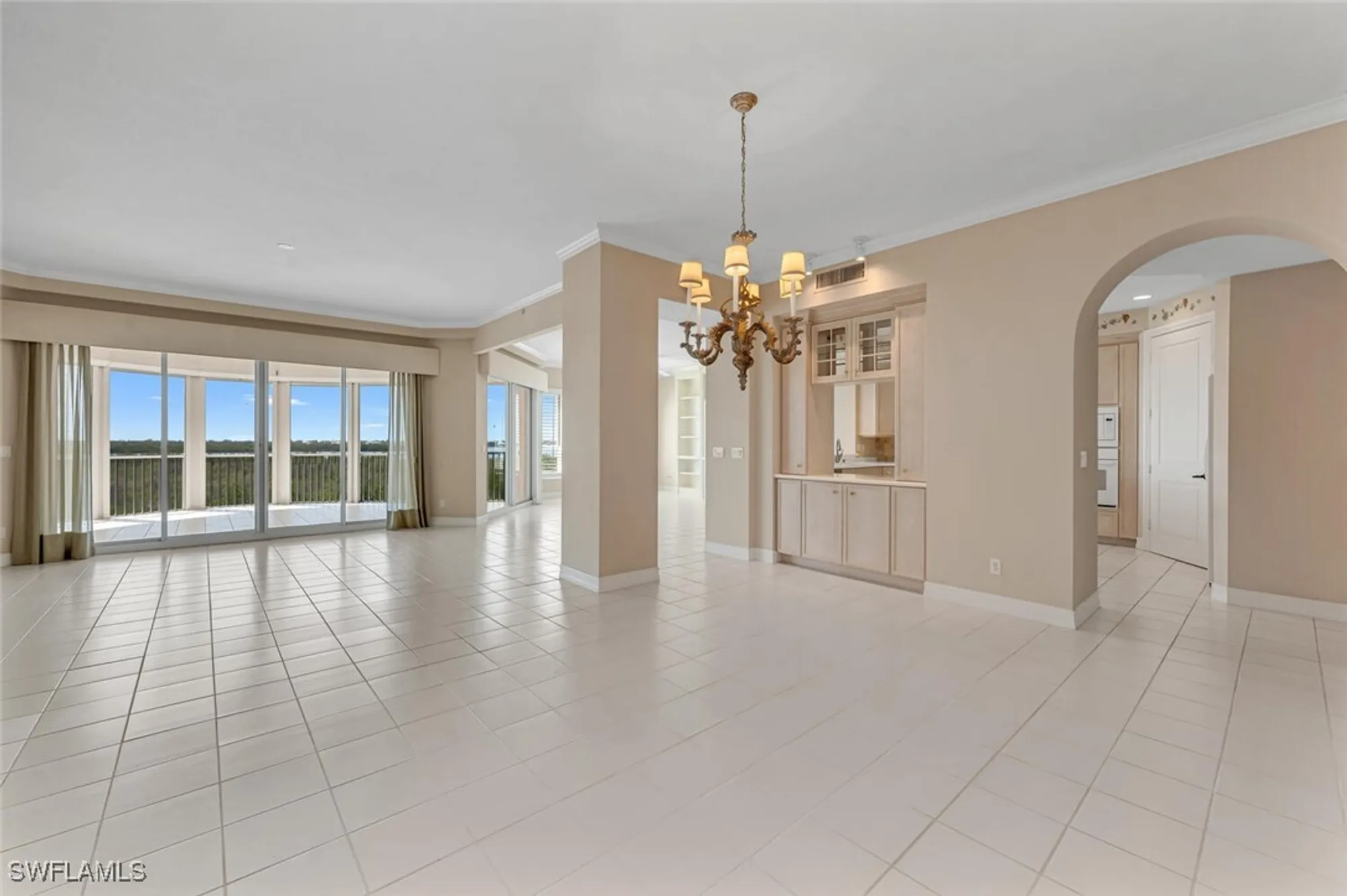 Property Slideshow image 7 of 27 | 4811 island pond ct 402, Bonita Springs, FL, 34134
