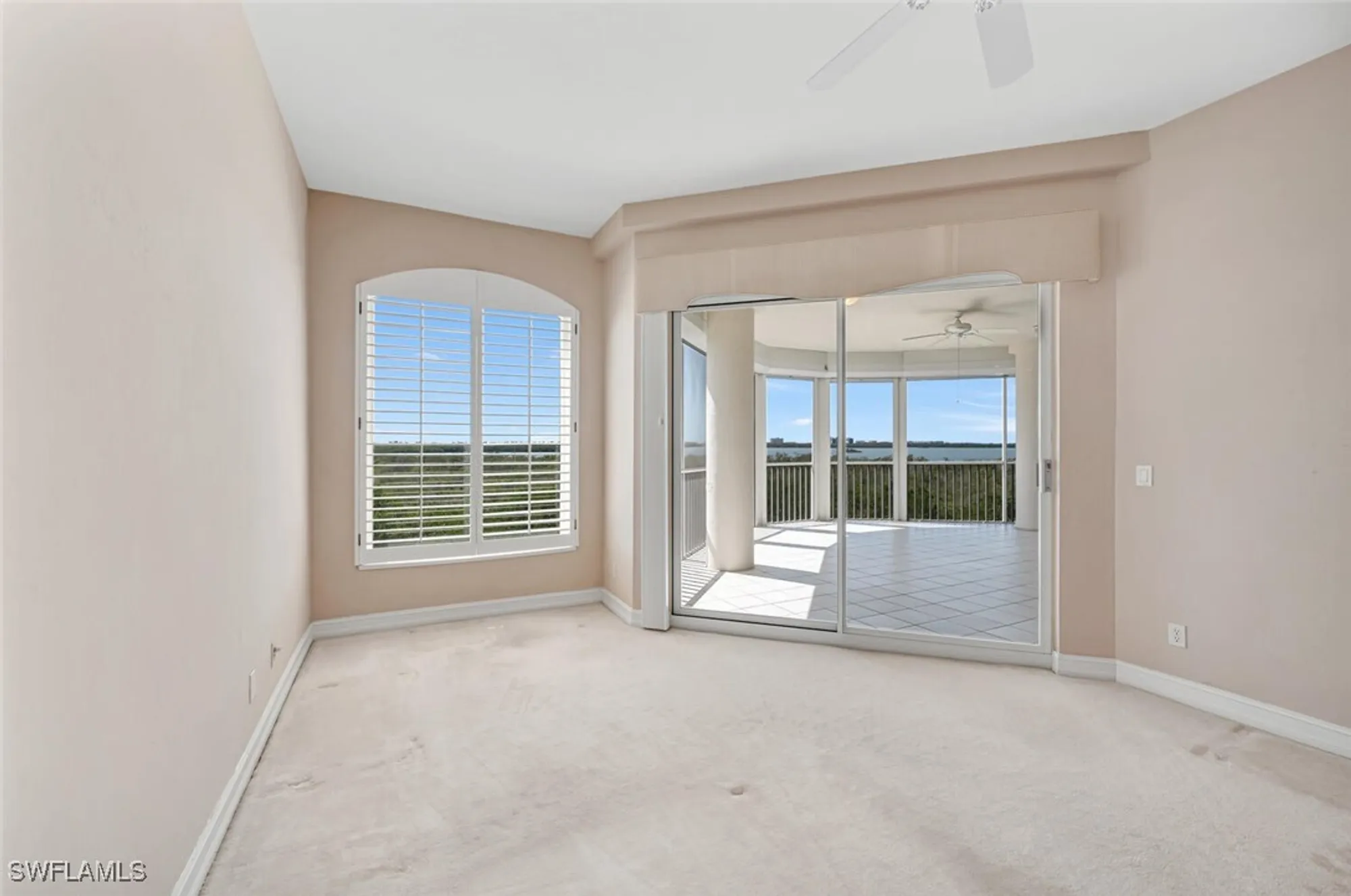 Property Slideshow image 8 of 27 | 4811 island pond ct 402, Bonita Springs, FL, 34134
