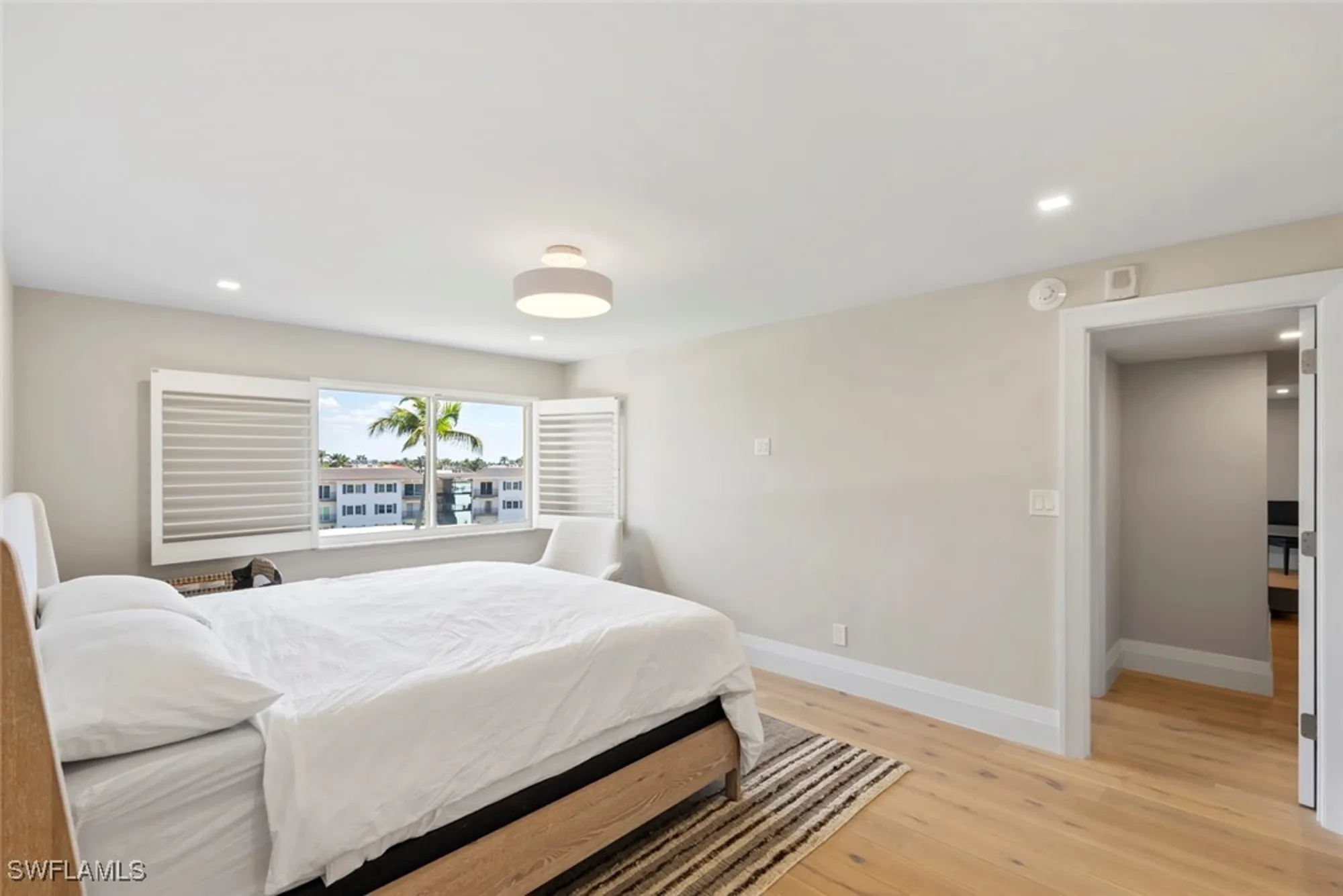 Property Slideshow image 19 of 47 | 3410 gulf shore blvd 403, Naples, FL, 34103