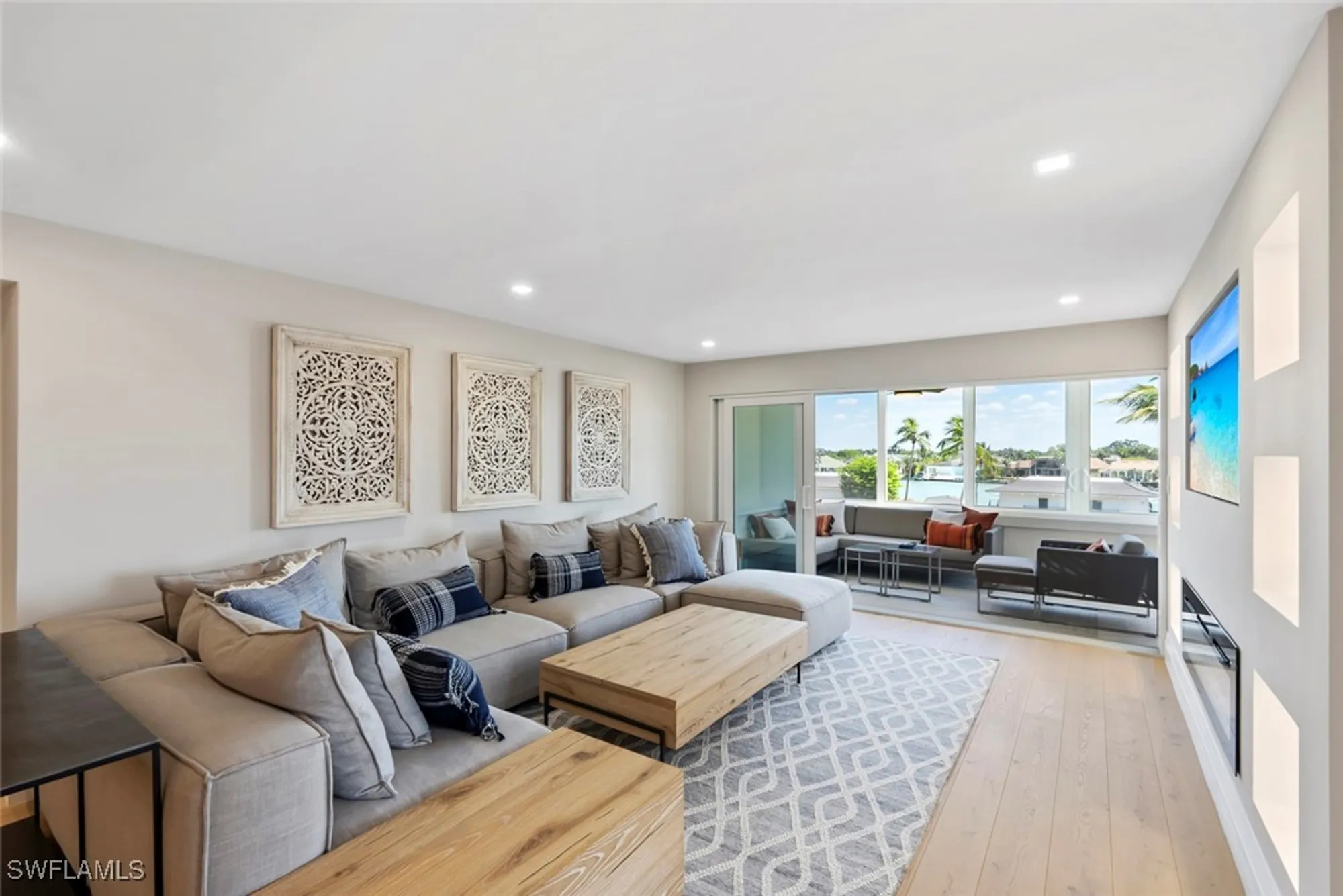 Property Slideshow image 11 of 47 | 3410 gulf shore blvd 403, Naples, FL, 34103