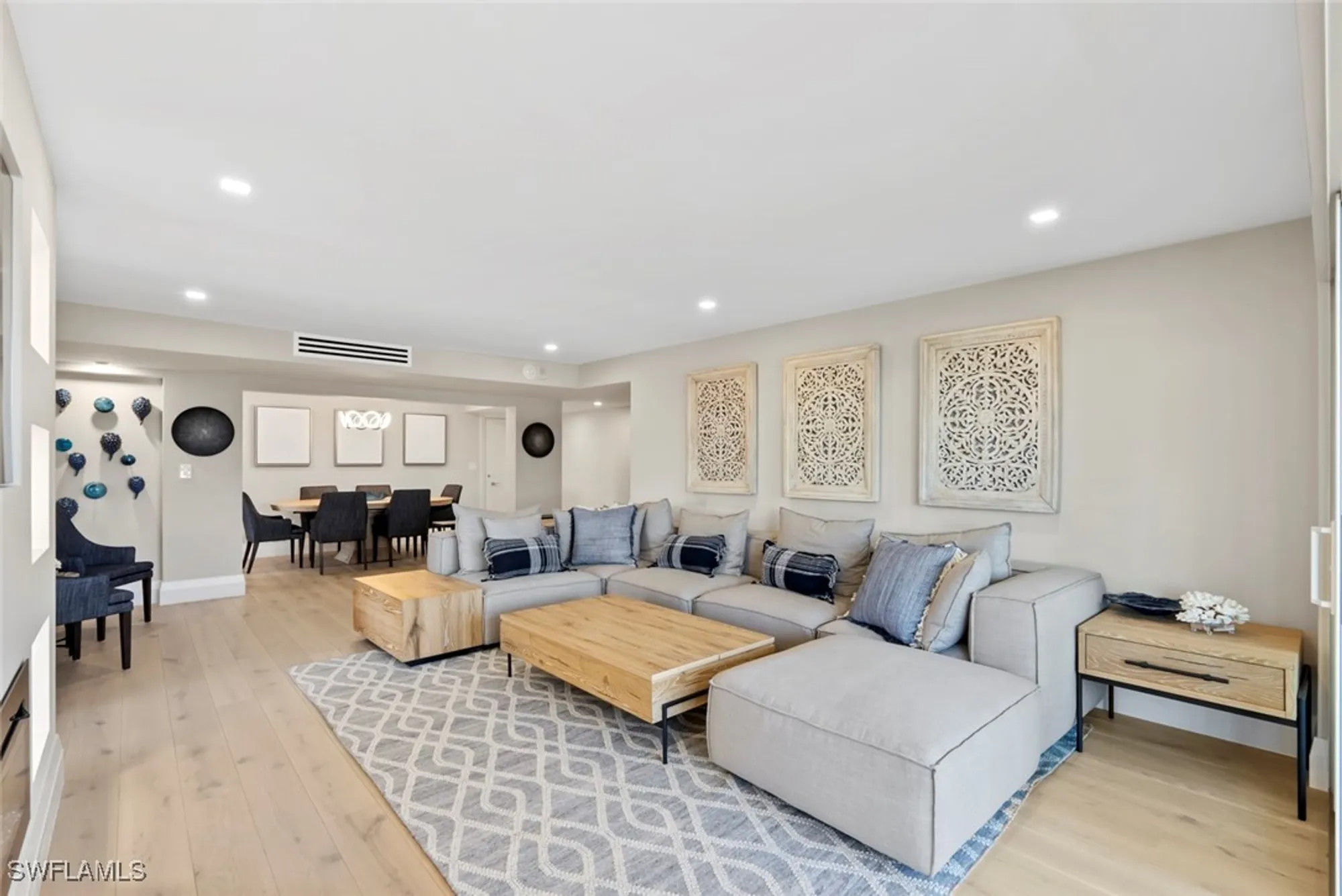 Property Slideshow image 12 of 47 | 3410 gulf shore blvd 403, Naples, FL, 34103