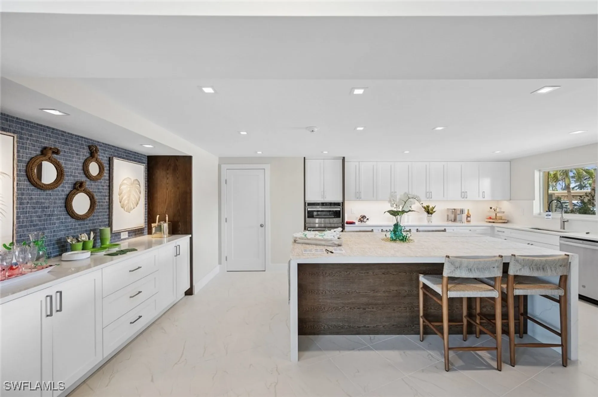 Property Slideshow image 36 of 47 | 3410 gulf shore blvd 403, Naples, FL, 34103