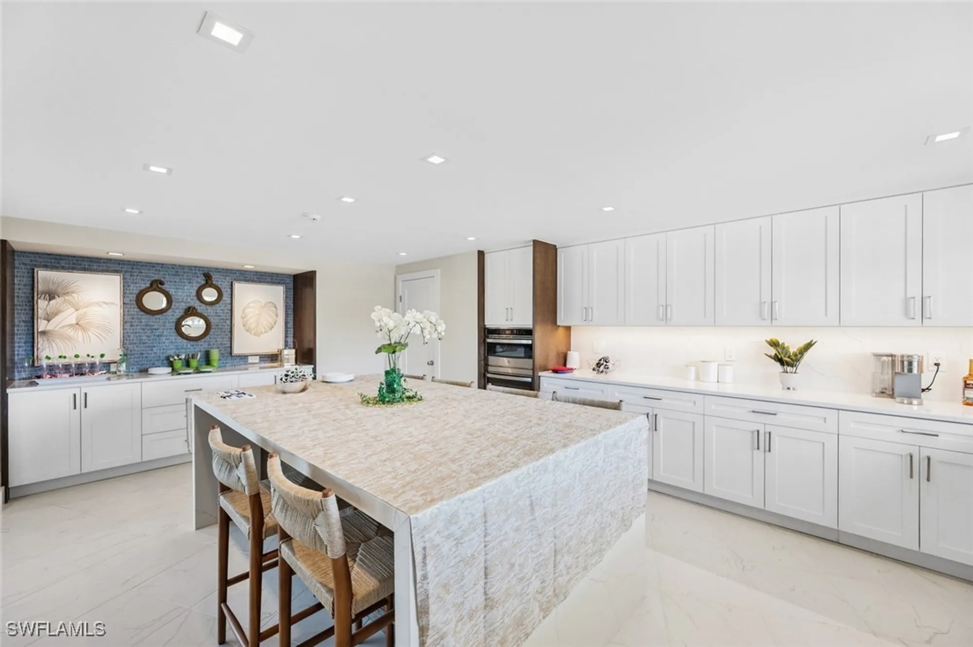 Property Slideshow image 37 of 47 | 3410 gulf shore blvd 403, Naples, FL, 34103