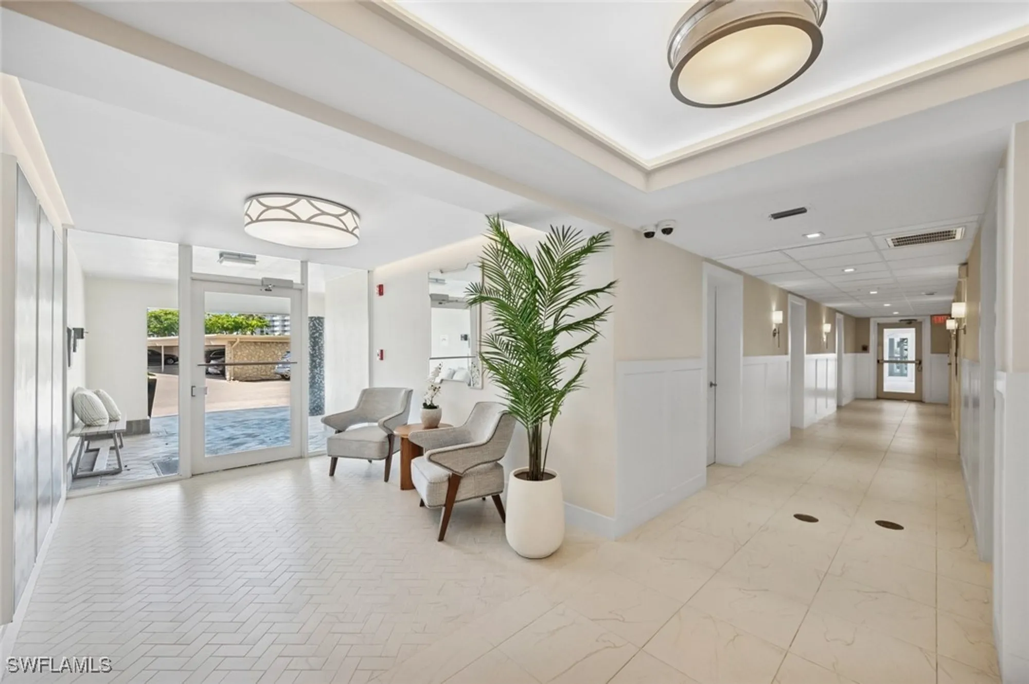 Property Slideshow image 6 of 47 | 3410 gulf shore blvd 403, Naples, FL, 34103