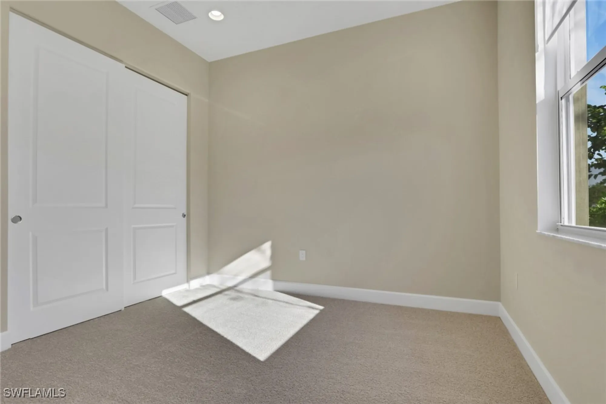 Property Slideshow image 17 of 33 | 2631 durham cir, Naples, FL, 34112